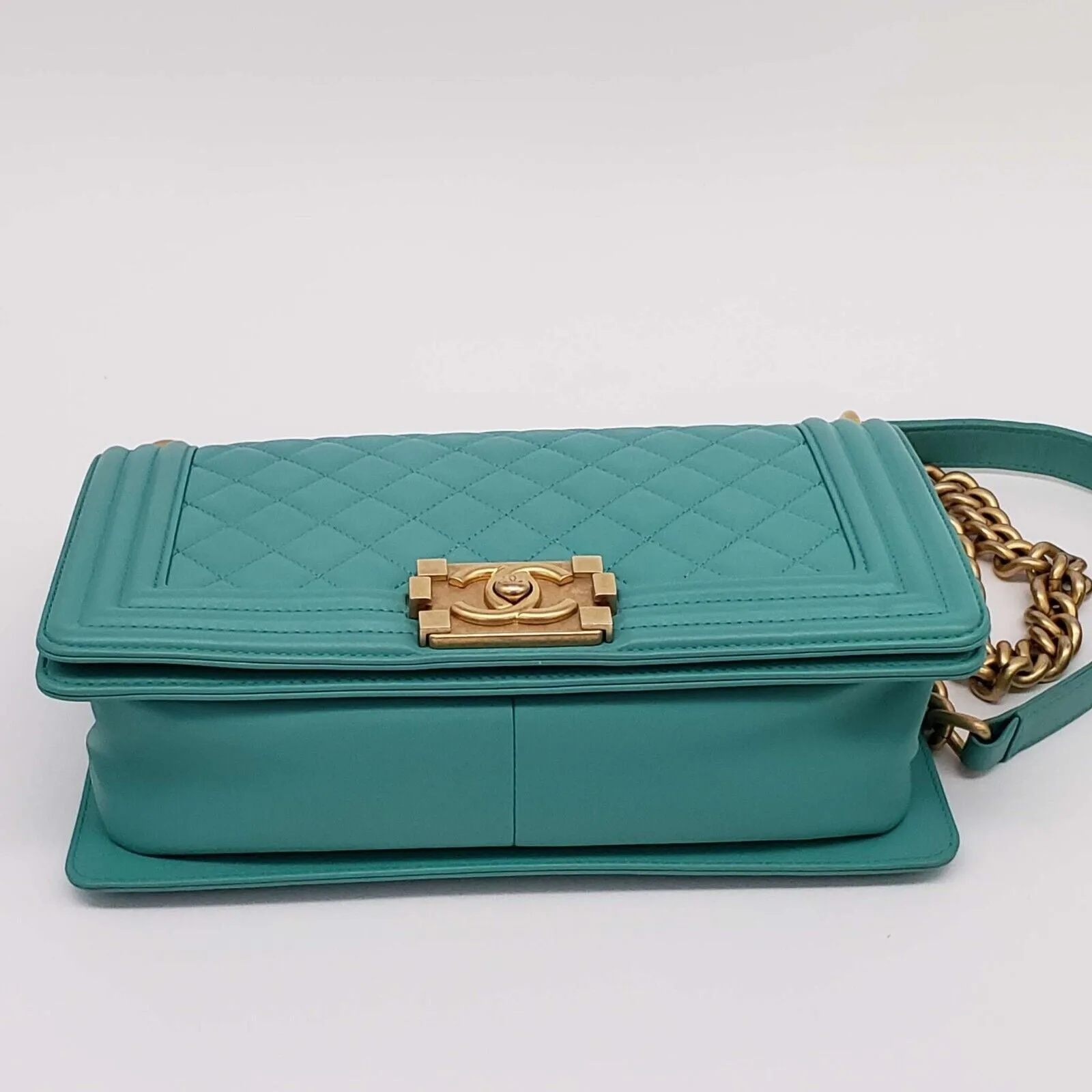 100% Authentic CHANEL Boy Green Leather Shoulder Bag 2650-080524