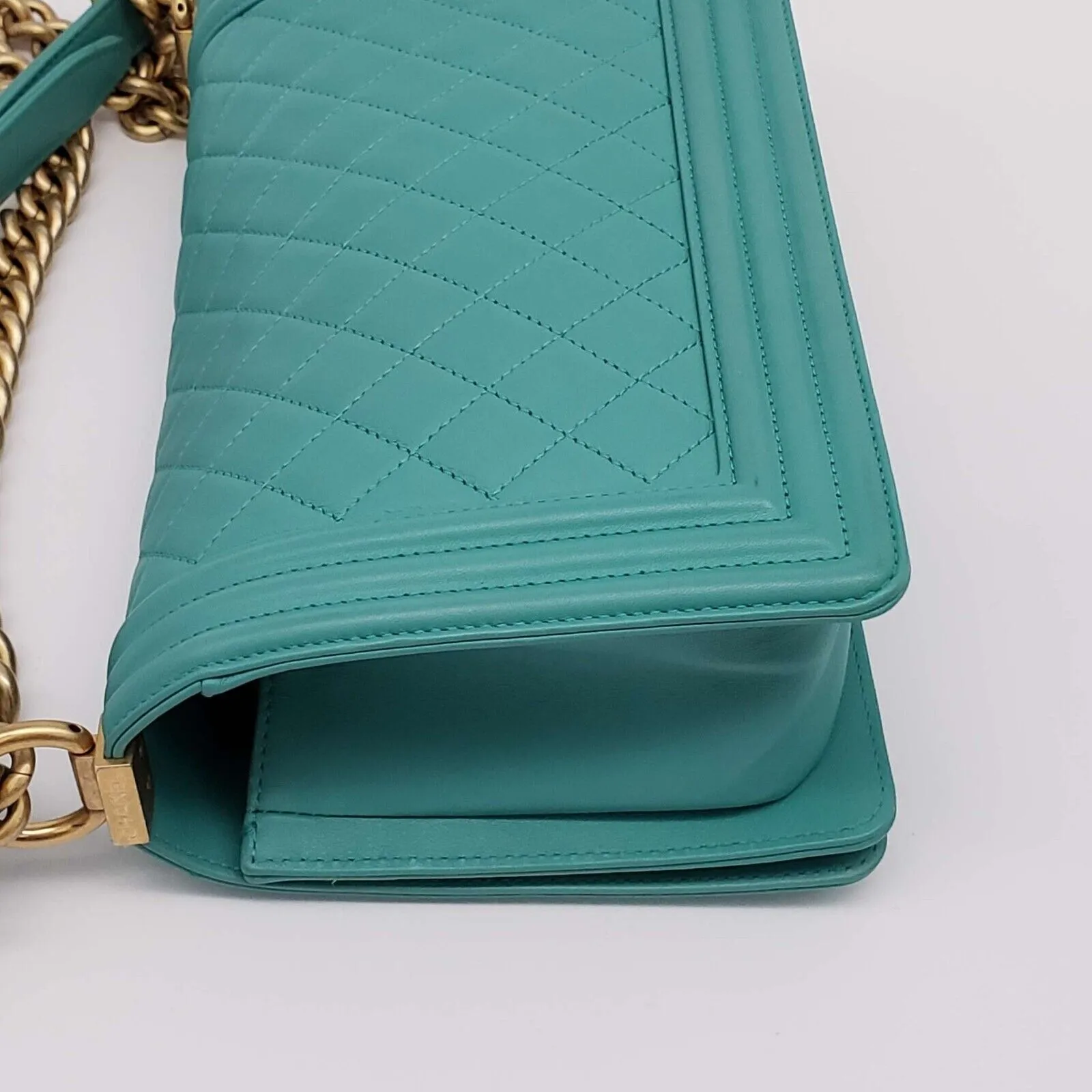 100% Authentic CHANEL Boy Green Leather Shoulder Bag 2650-080524