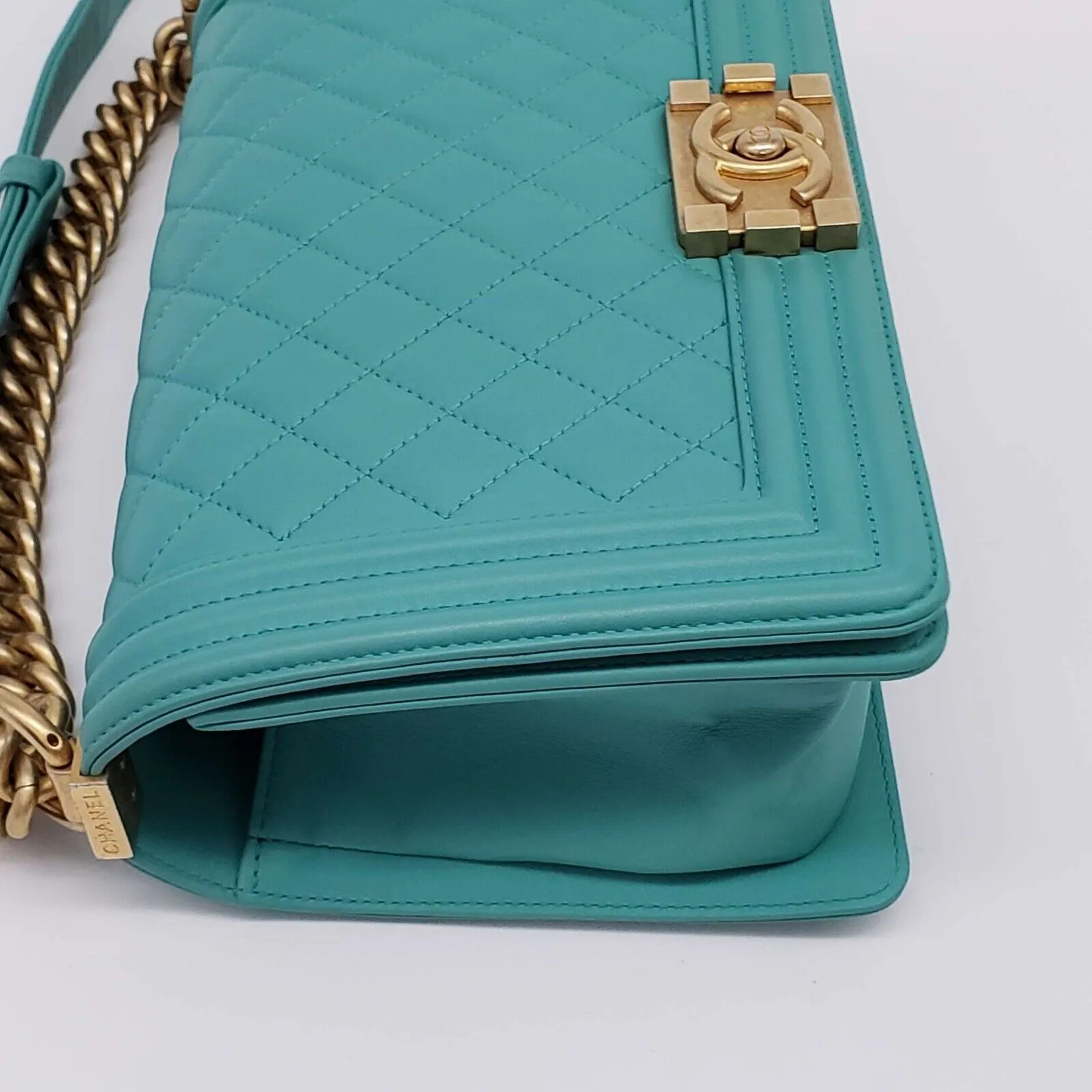 100% Authentic CHANEL Boy Green Leather Shoulder Bag 2650-080524