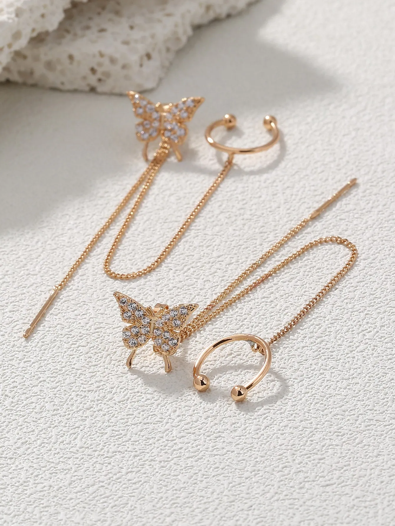 2pcs Cubic Zirconia Butterfly Decor Chain Linked Earring - 𝘚𝘚²³ - Gold