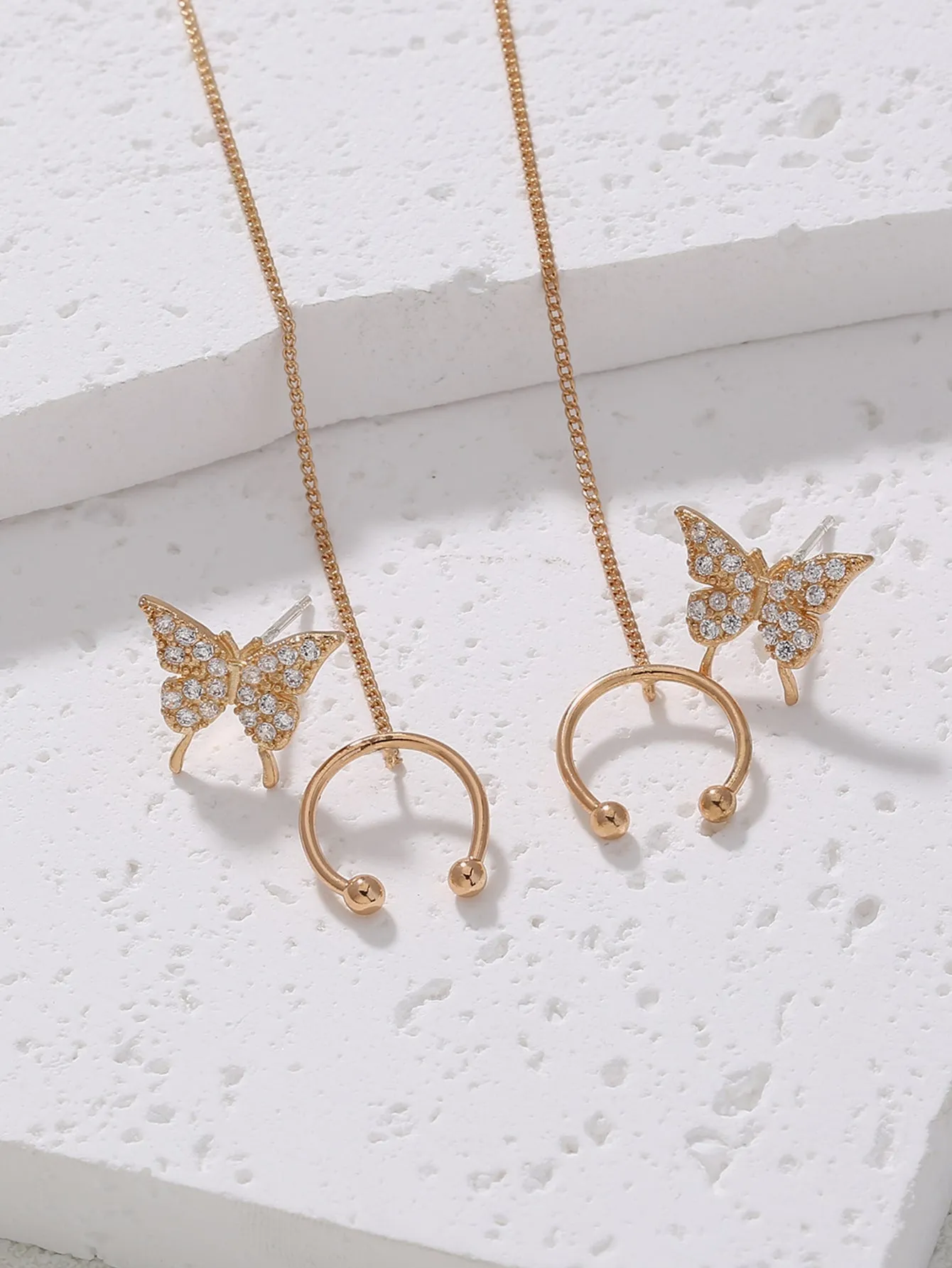 2pcs Cubic Zirconia Butterfly Decor Chain Linked Earring - 𝘚𝘚²³ - Gold