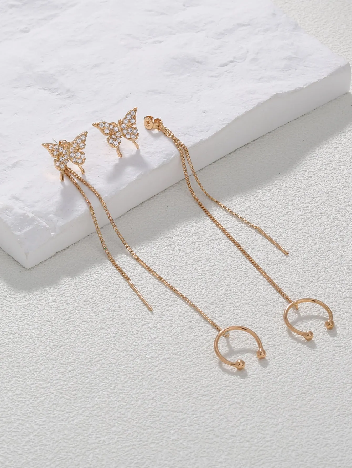 2pcs Cubic Zirconia Butterfly Decor Chain Linked Earring - 𝘚𝘚²³ - Gold
