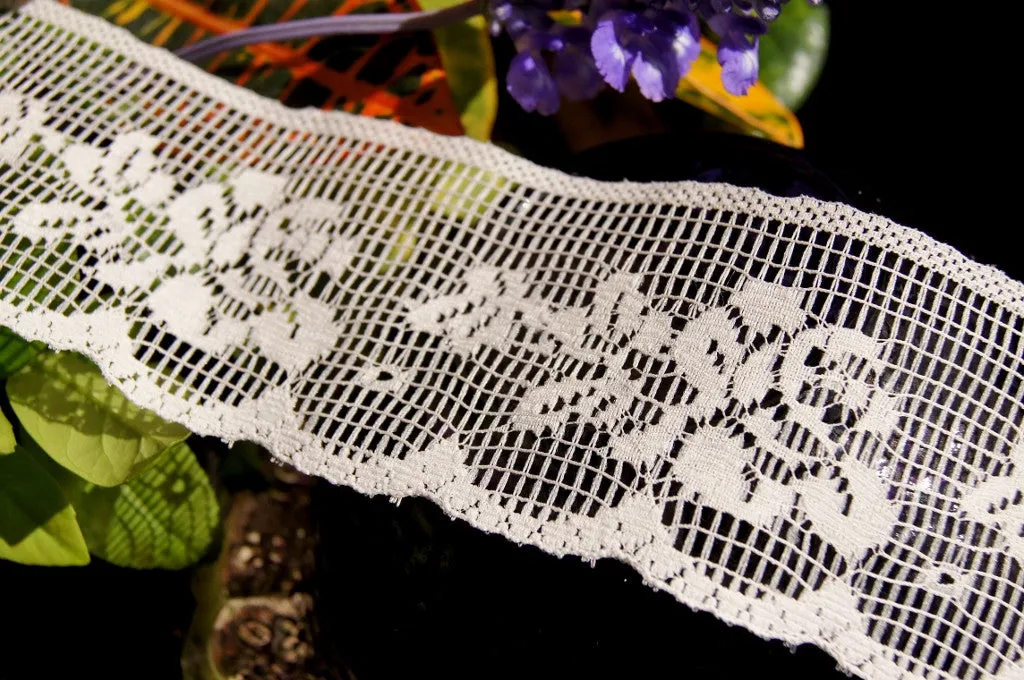 2¼" Natural Roses Scalloped Lace Trim