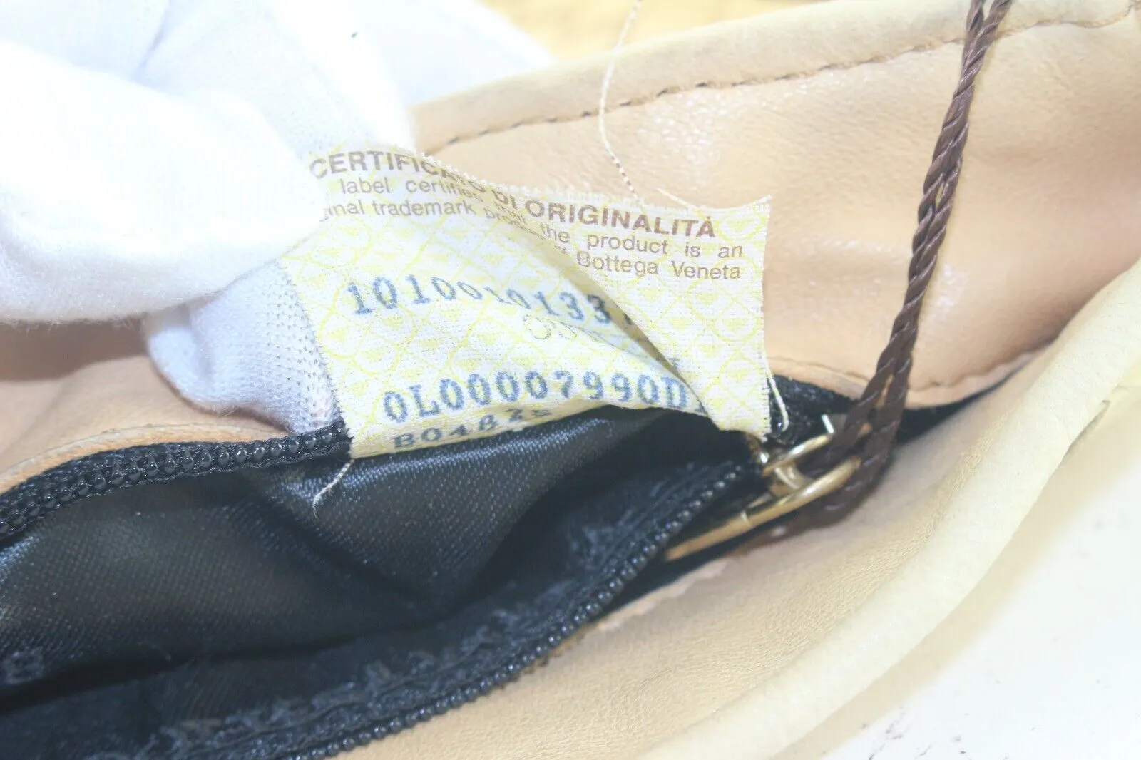 Bottega Veneta Ivory Beige Intrecciato Woven Leather Shoulder Bag 1BV912K