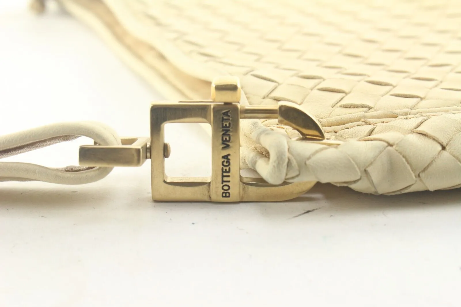Bottega Veneta Ivory Beige Intrecciato Woven Leather Shoulder Bag 1BV912K