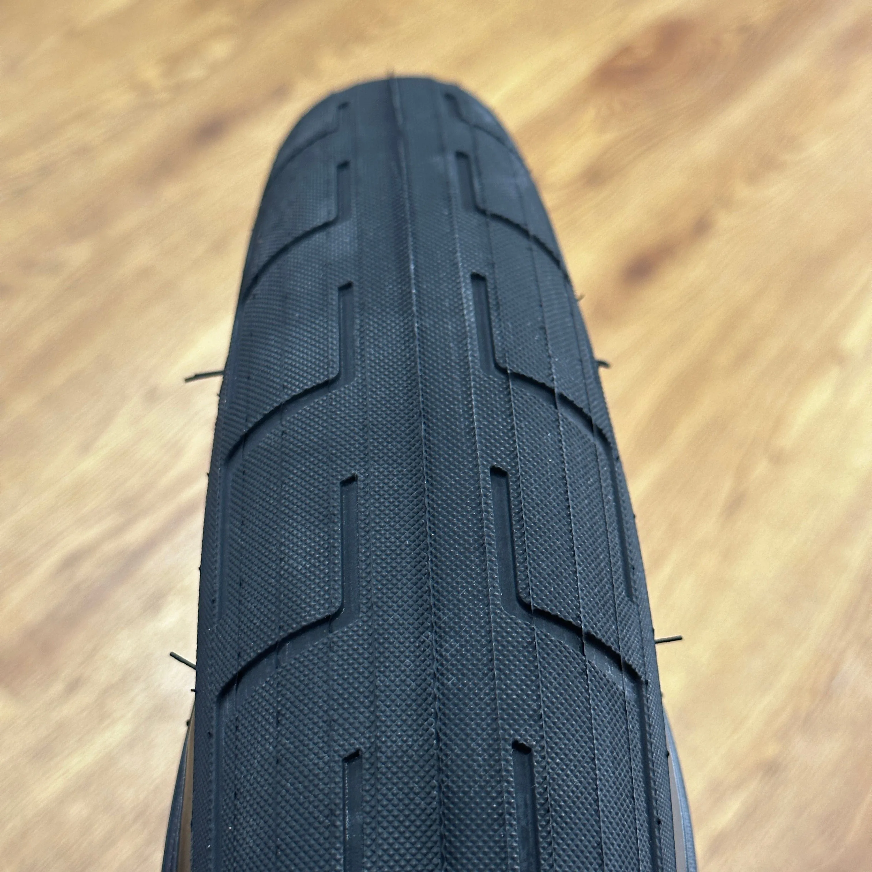 BSD Donnastreet Tyre Black