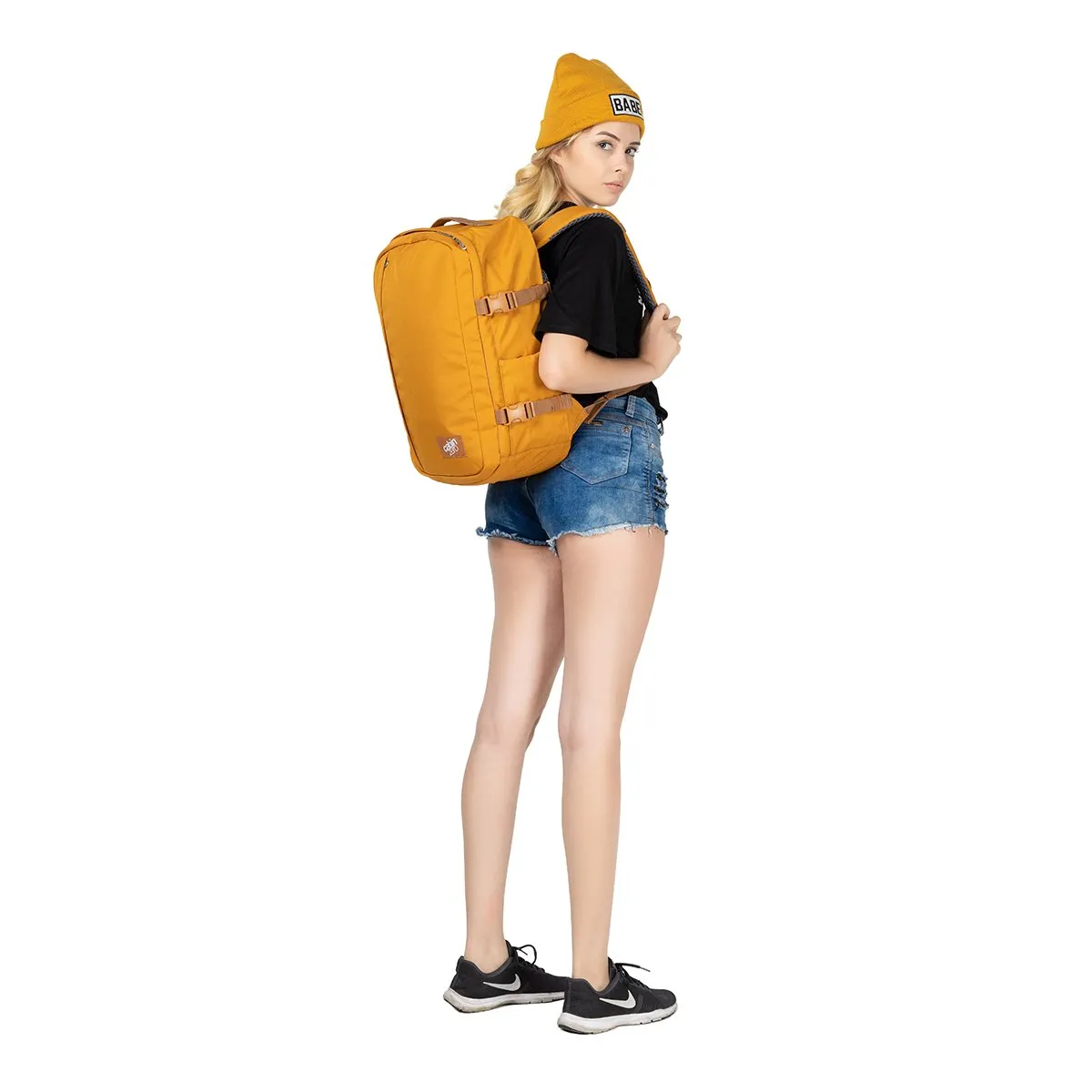 CabinZero Classic Plus 32L (Orange Chill)