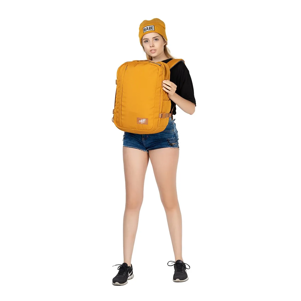 CabinZero Classic Plus 32L (Orange Chill)
