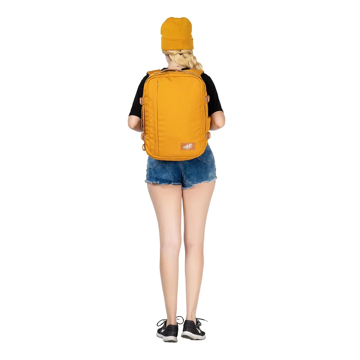CabinZero Classic Plus 32L (Orange Chill)