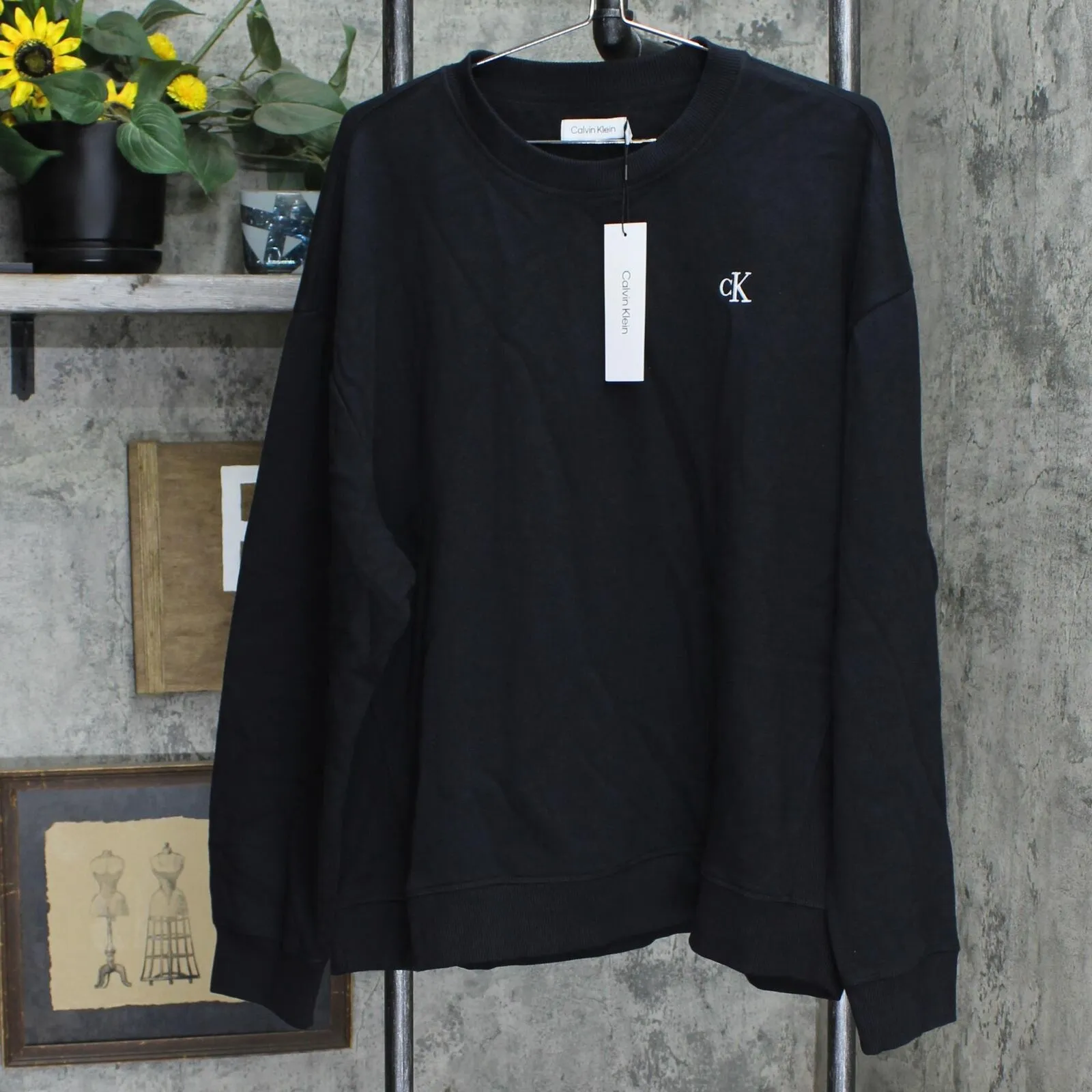 Calvin Klein Men's Relaxed Fit Archive Logo Fleece Sweatshirt