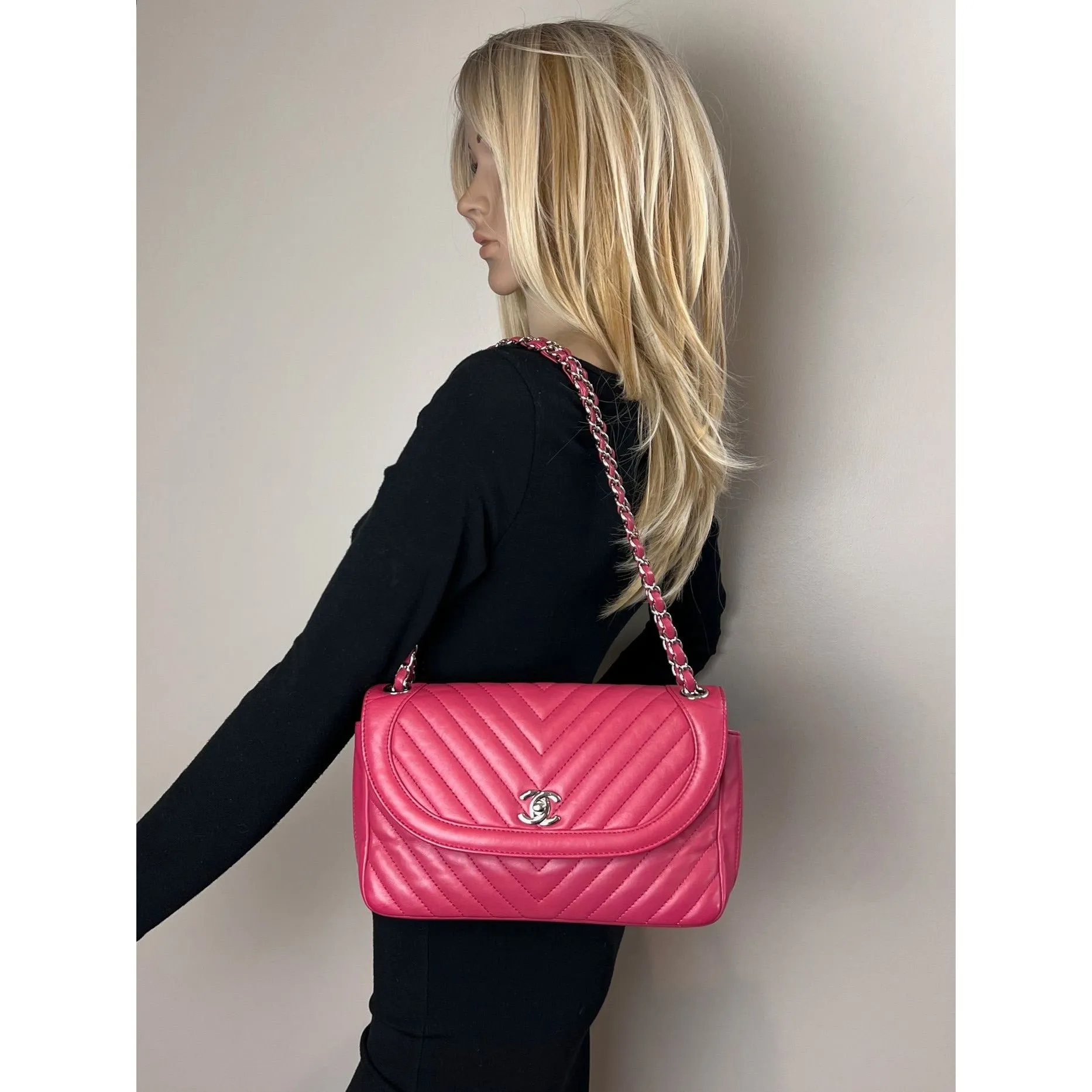 Chanel Pink Calfskin Chevron Medium Round Flap Lambskin Shoulder Bag