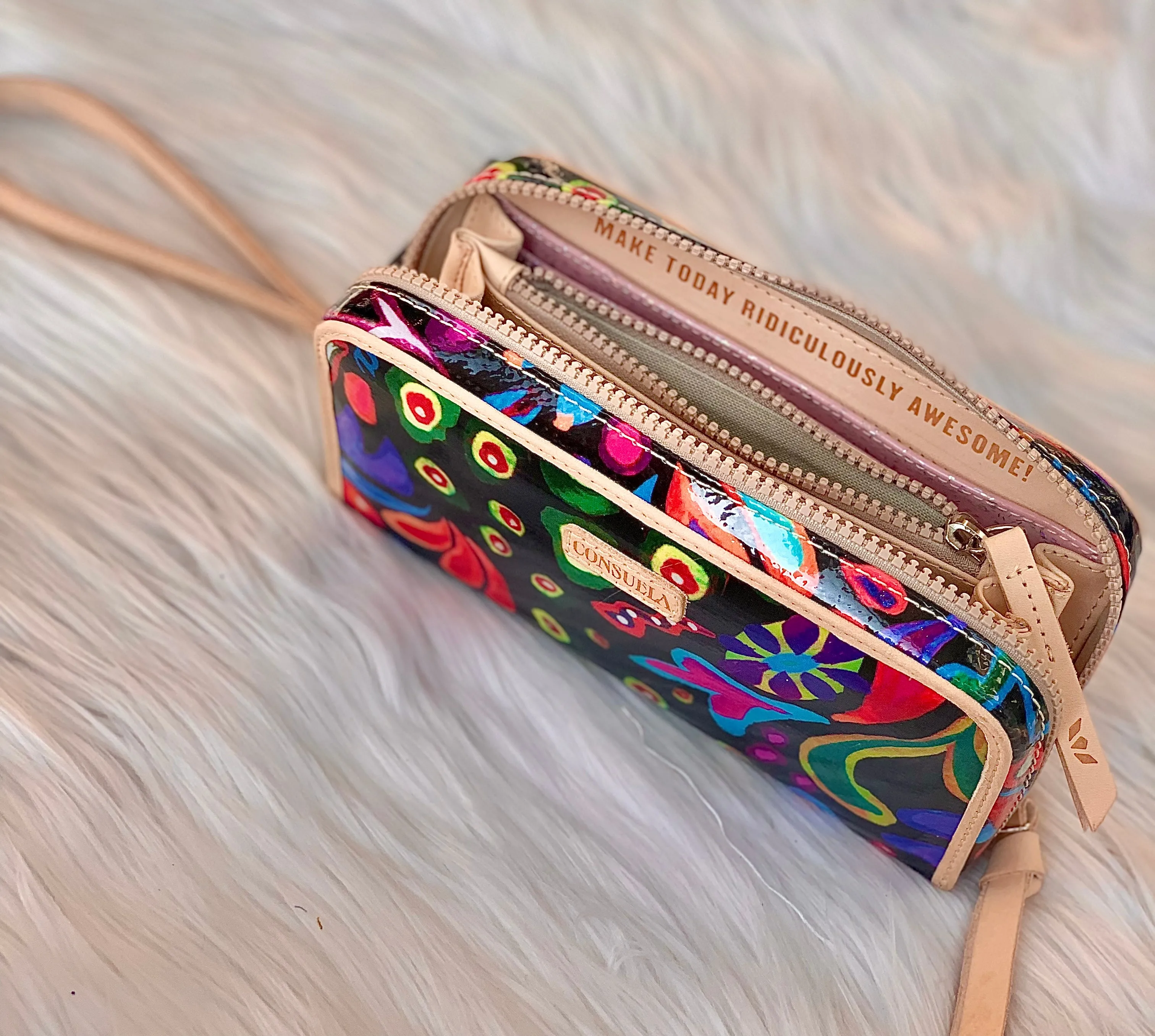 CONSUELA - Wristlet Wallet - Black Swirly