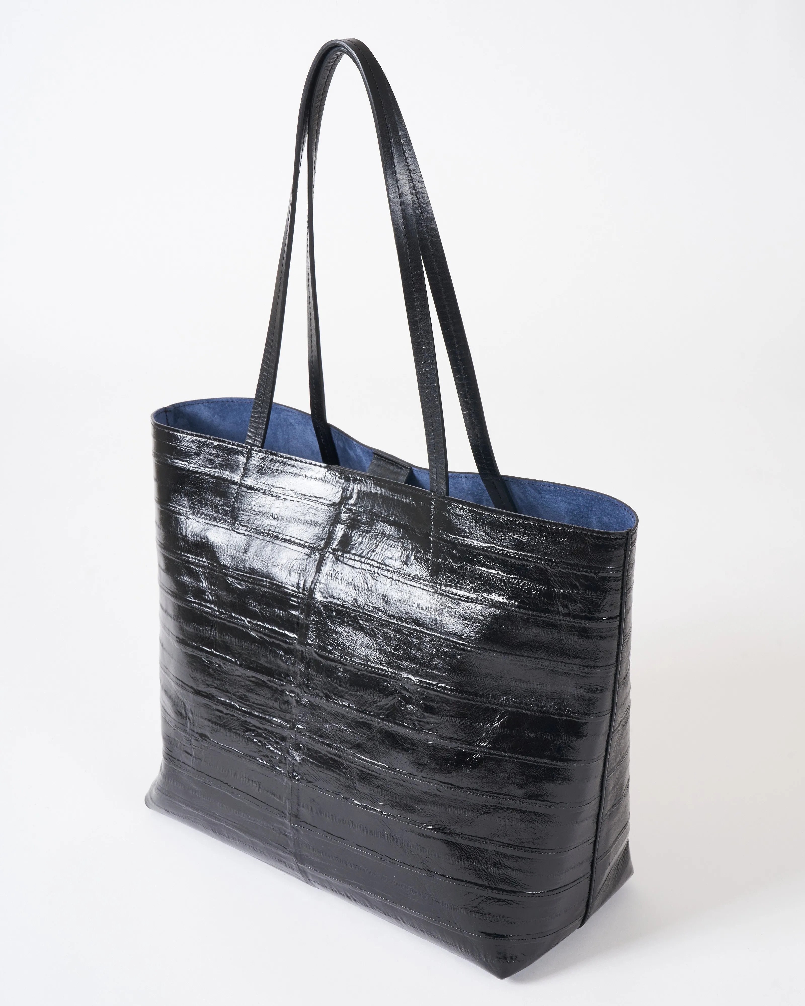 essential tote - black eel