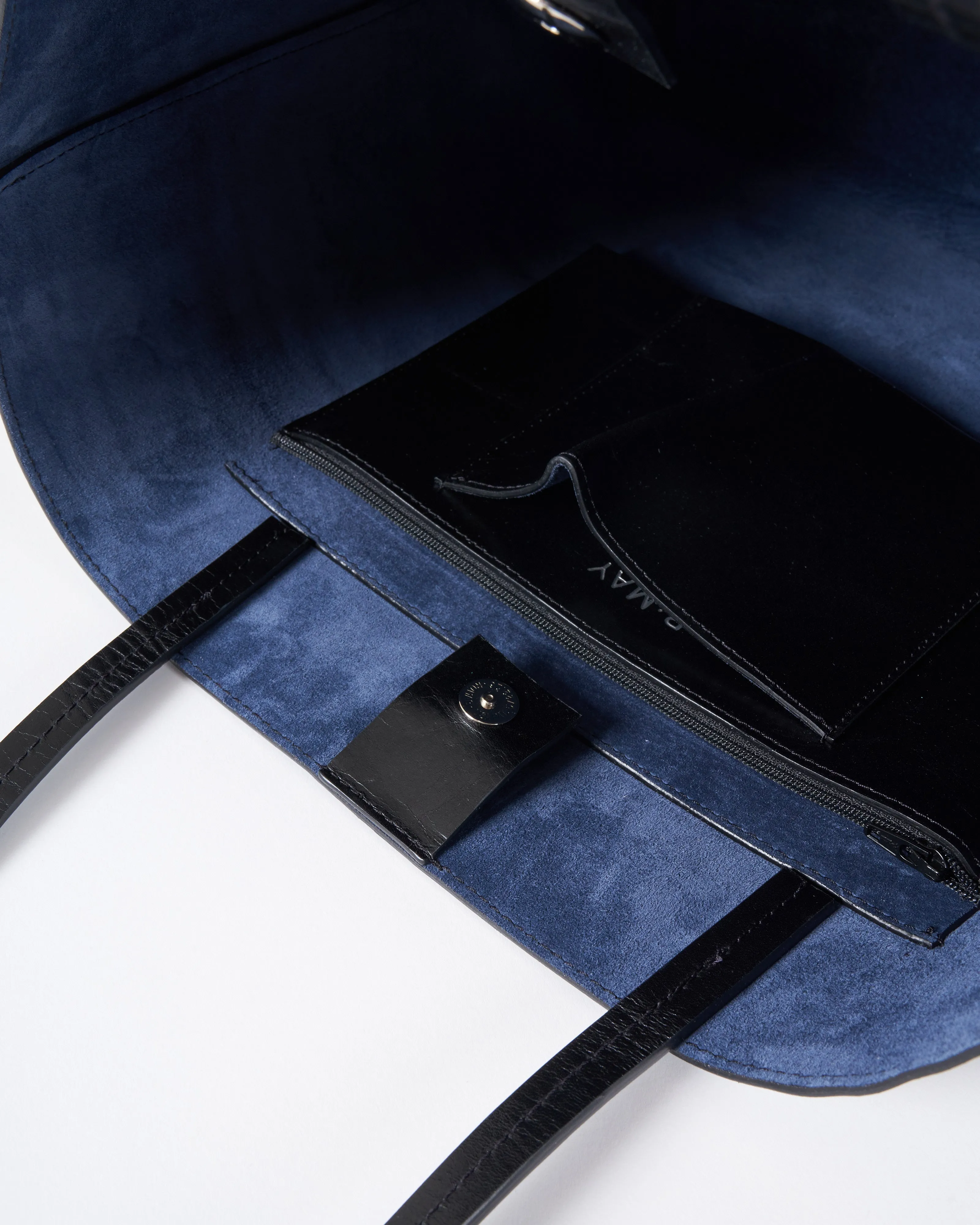 essential tote - black eel