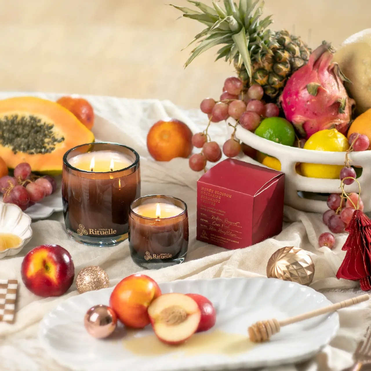 Honey Blossom, Nectarine, Bergamot, Vetiver Scented Soy Candle | 140gm