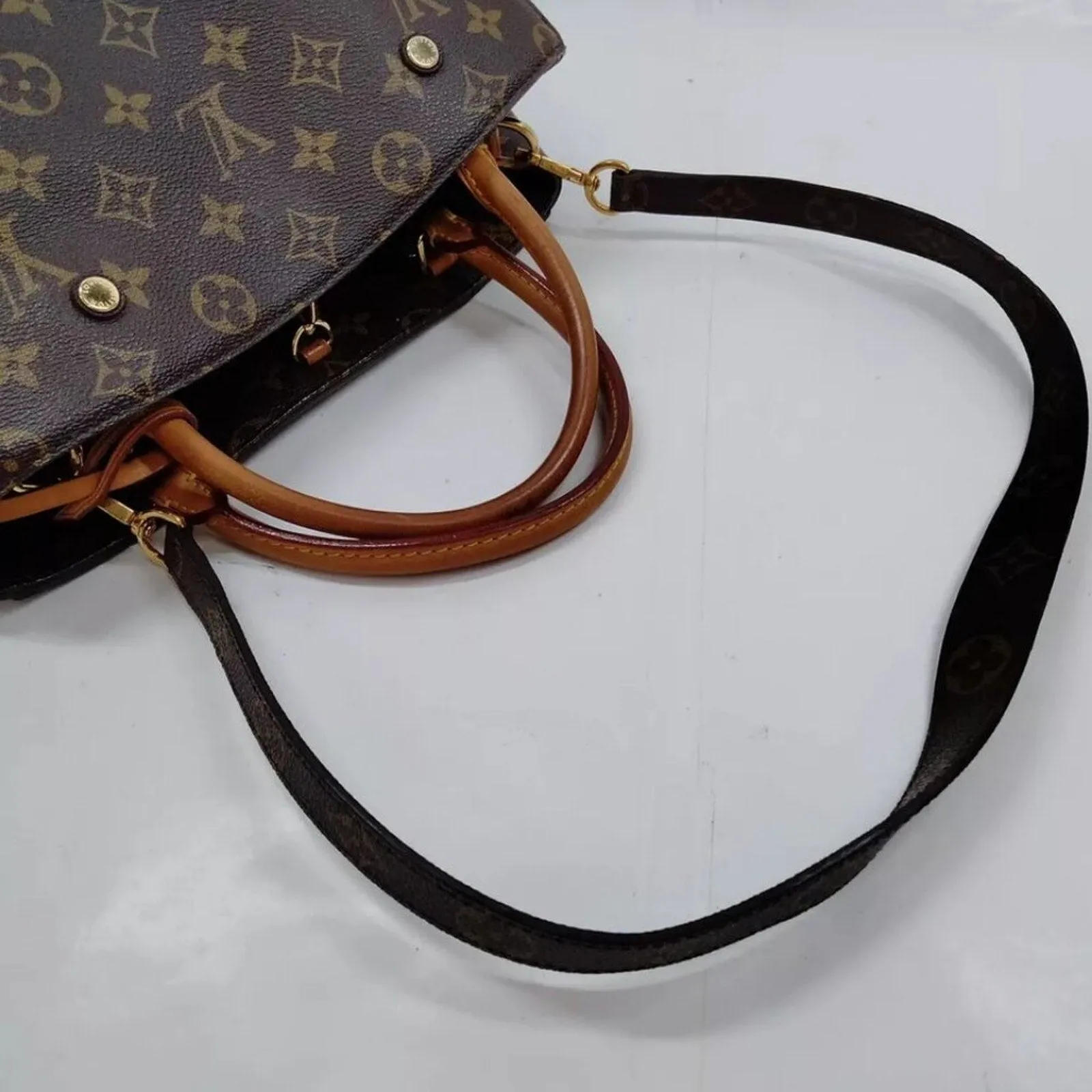 Louis Vuitton Montaigne MM Brown Monogram Hand Bag