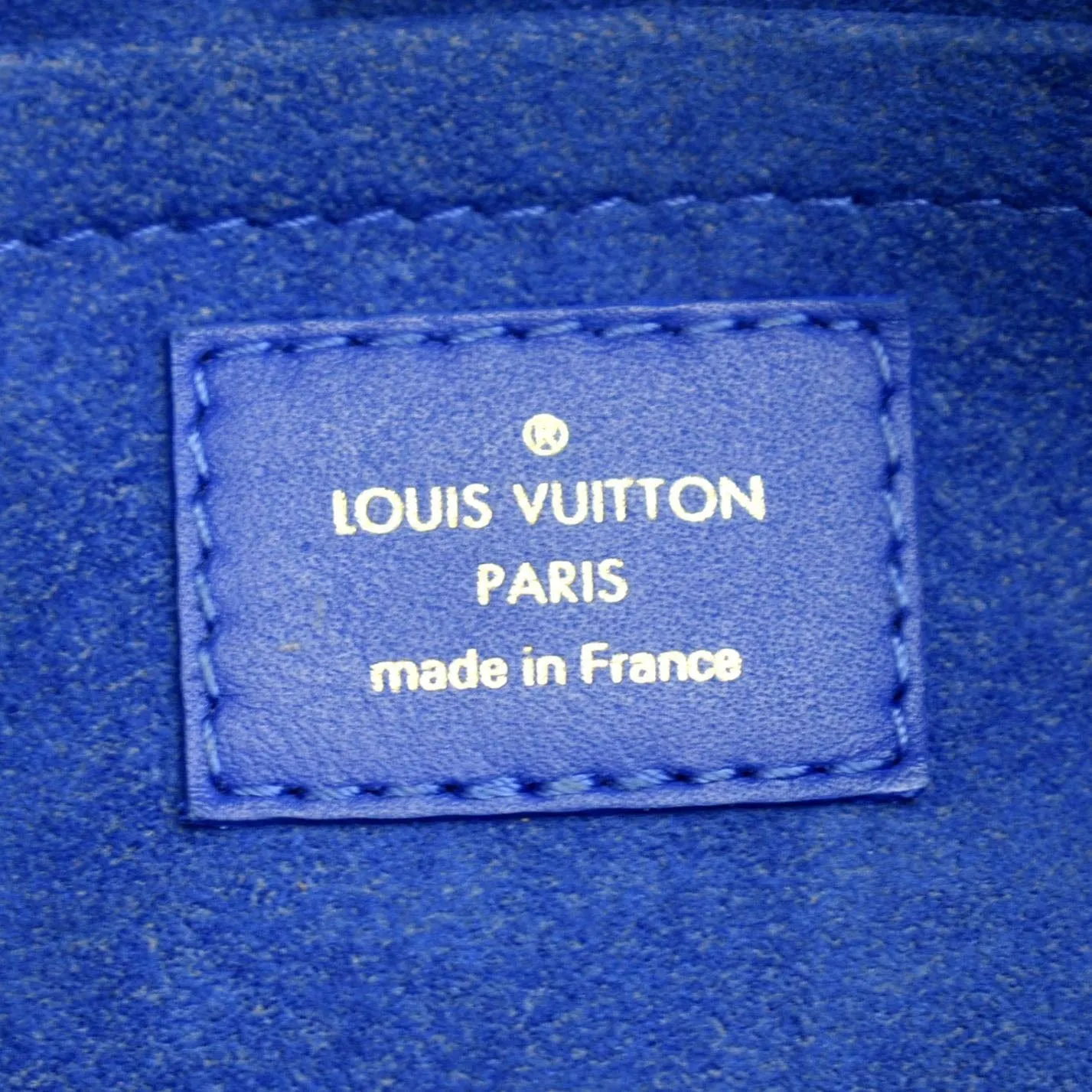 LOUIS VUITTON New Wave Quilted Leather Camera Shoulder Bag Light Blue