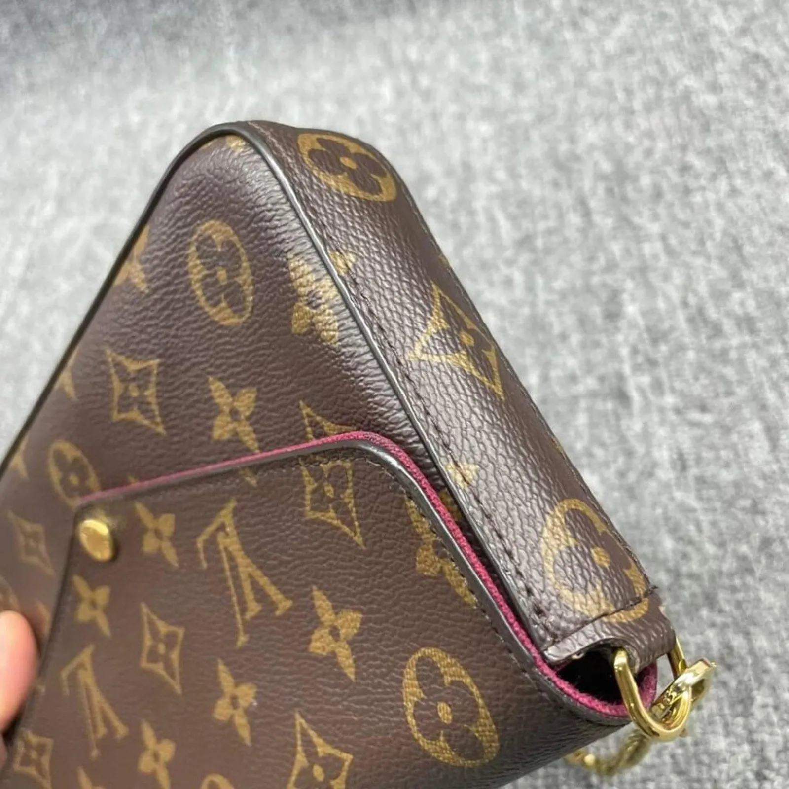 Louis Vuitton Pochette Felice W/Pouch Monogram Leather Bag