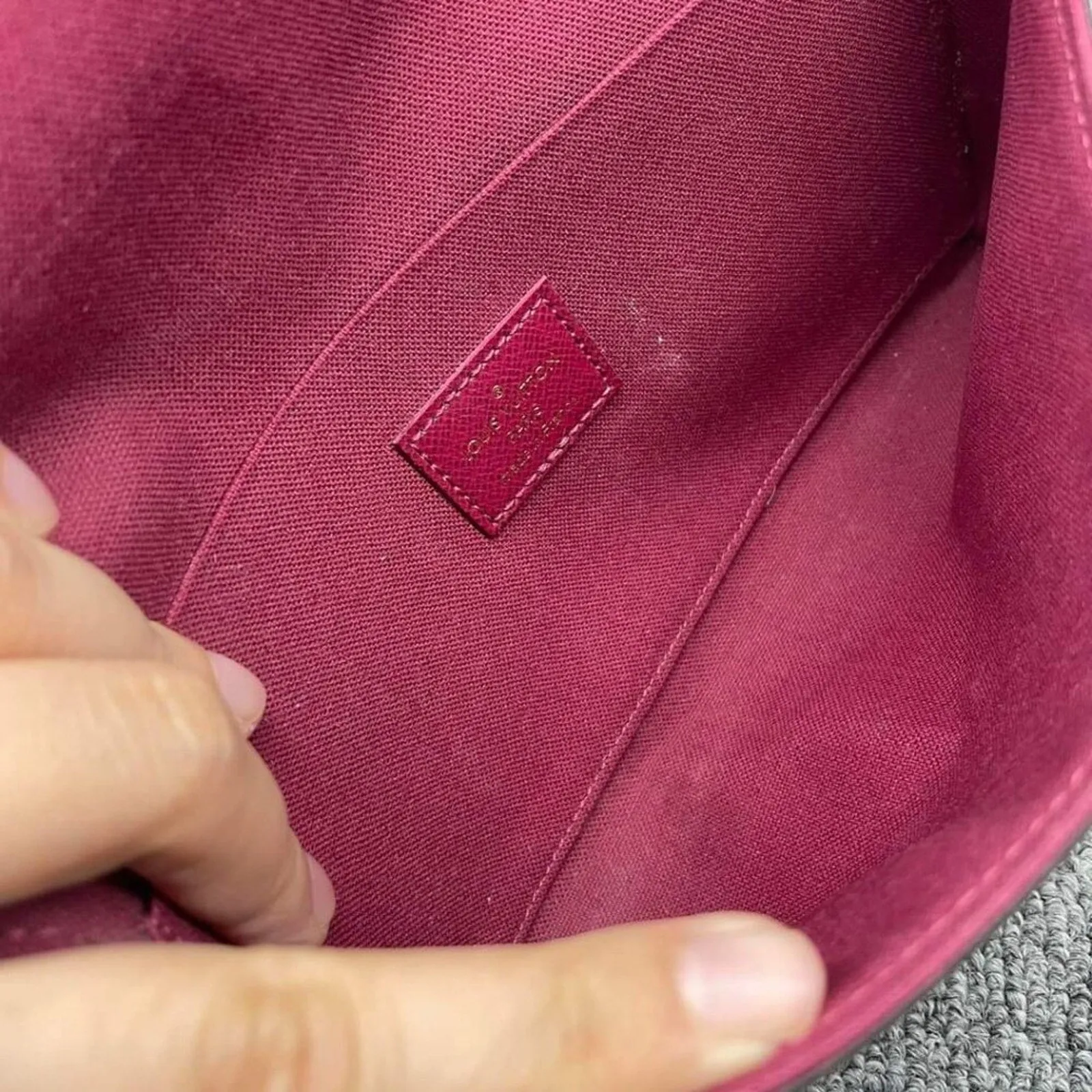 Louis Vuitton Pochette Felice W/Pouch Monogram Leather Bag