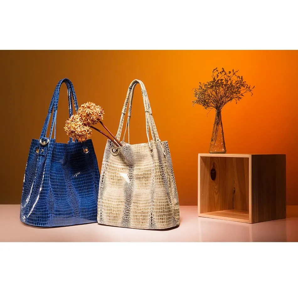 <bold>Bucket / Tote Bag <br>Genuine-Leather