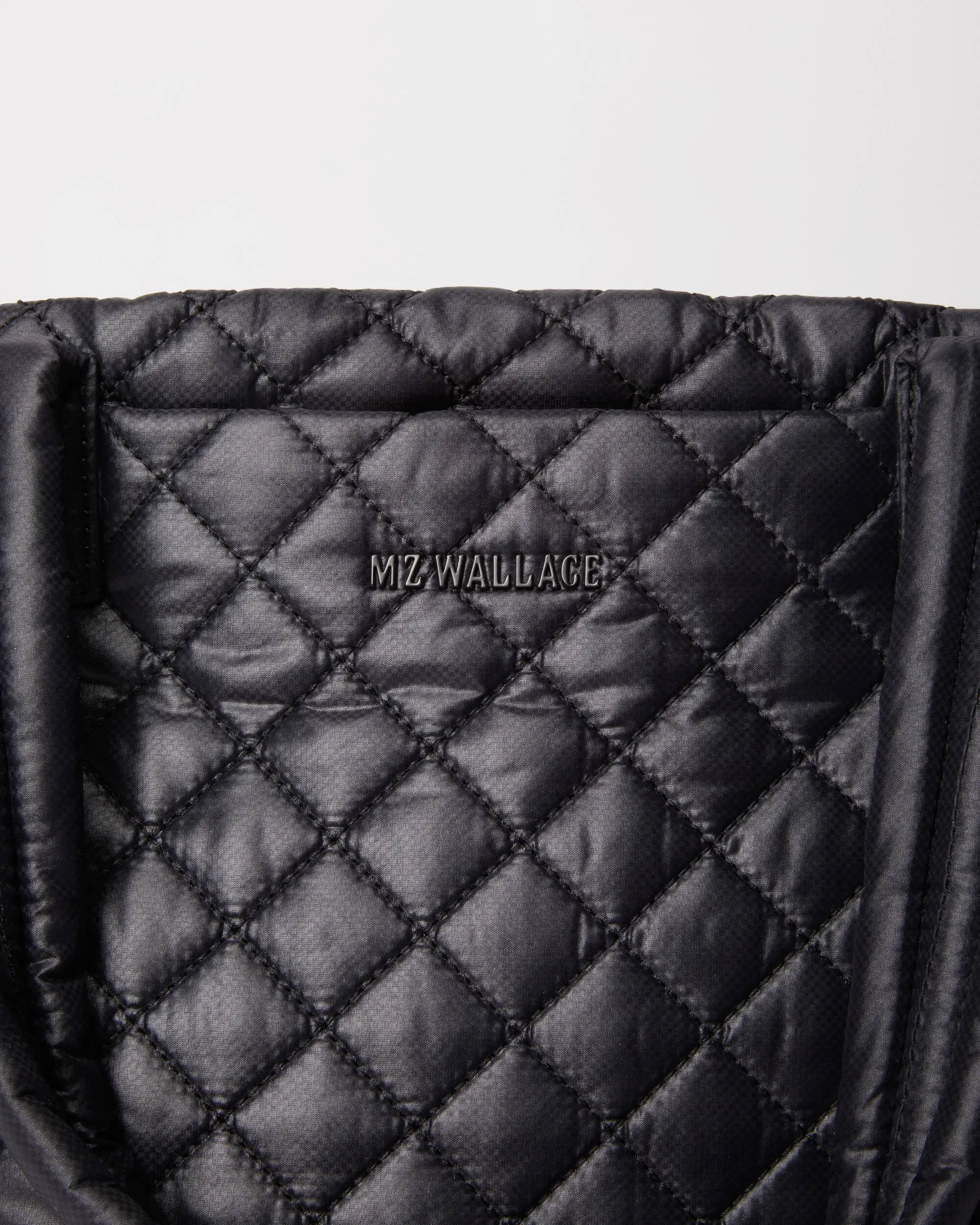 Medium Metro Tote Deluxe | Black