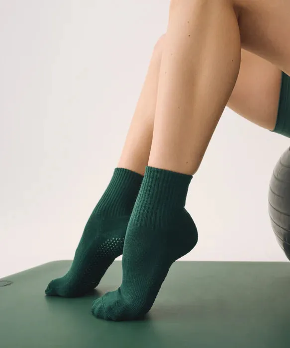 Move Active Grippy Crew Socks
