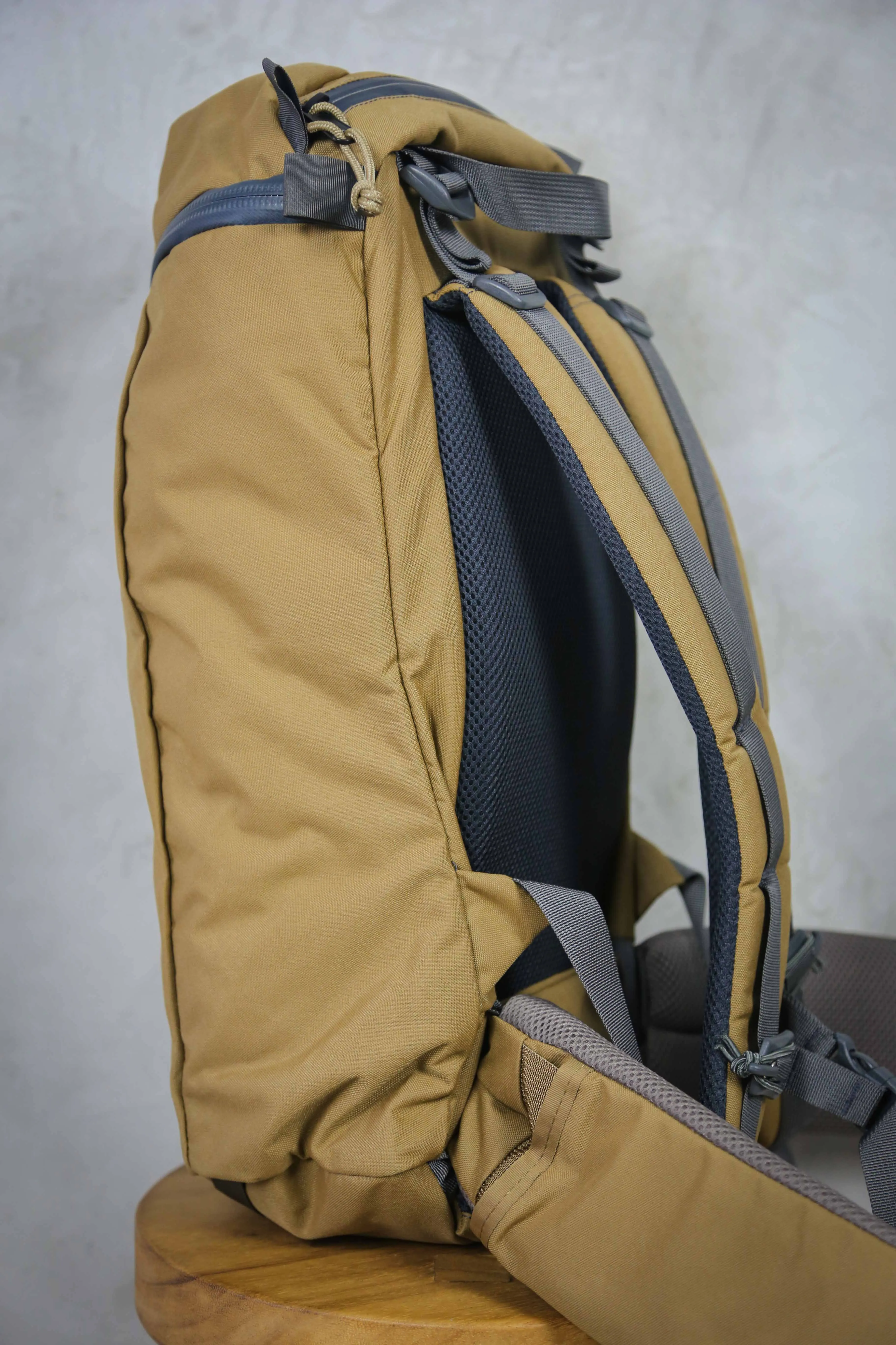 Mystery Ranch Urban Assault with Waist Belt in Coyote