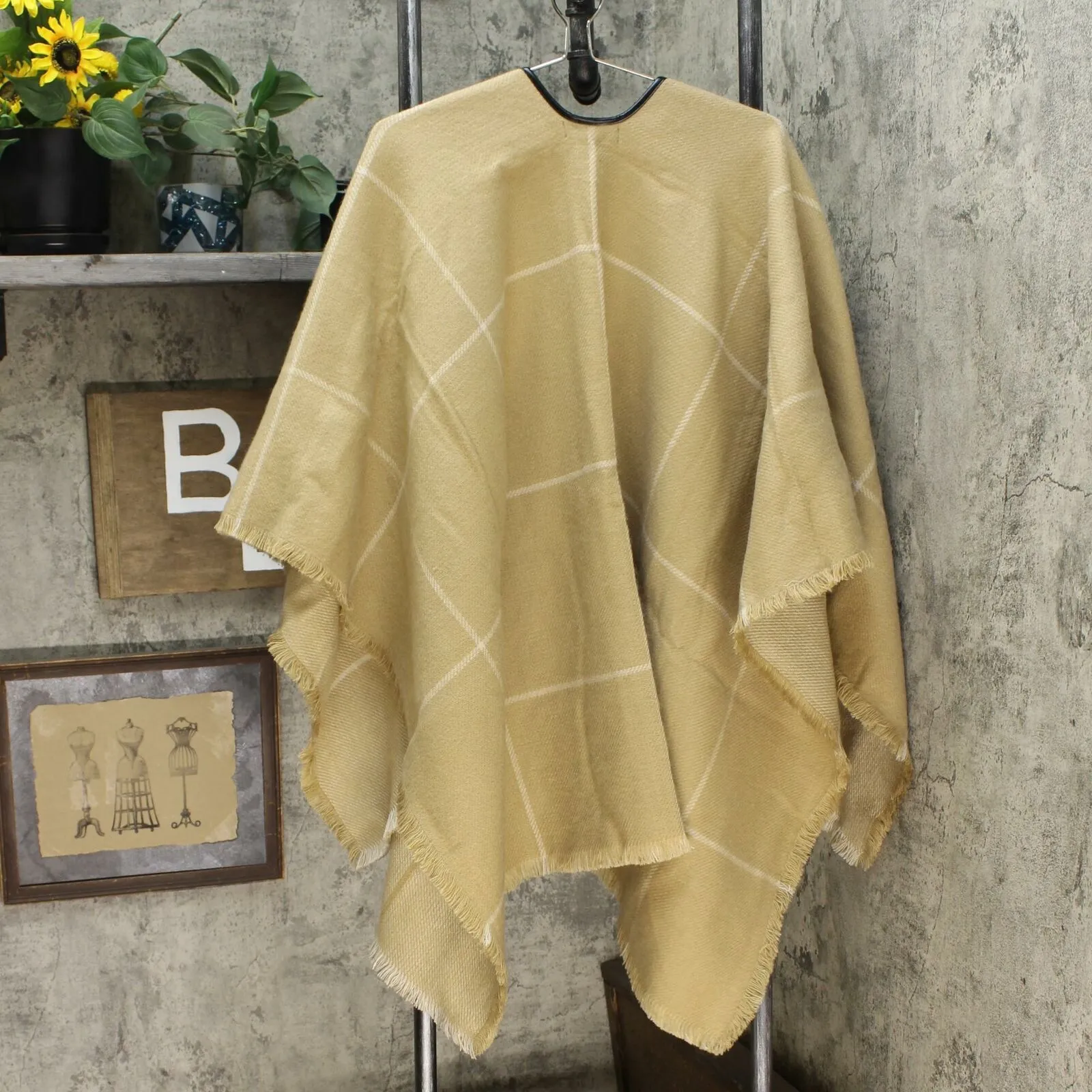 New BROOKE SHIELDS Timeless Ruana With Faux Leather Trim. A343255 One Size Missy