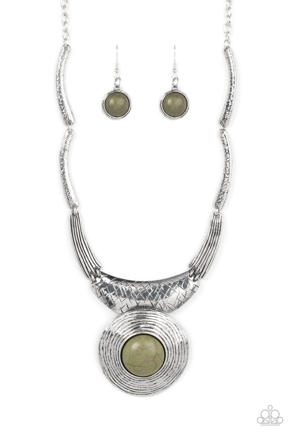 Paparazzi - EMPRESS-ive Resume - Green Necklace