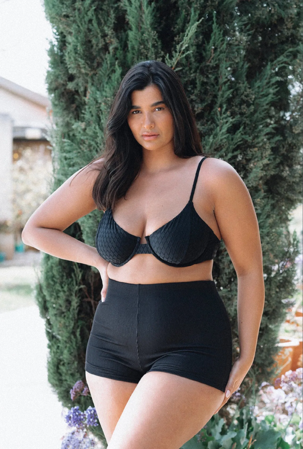 Ram Sahara Top Black Texture