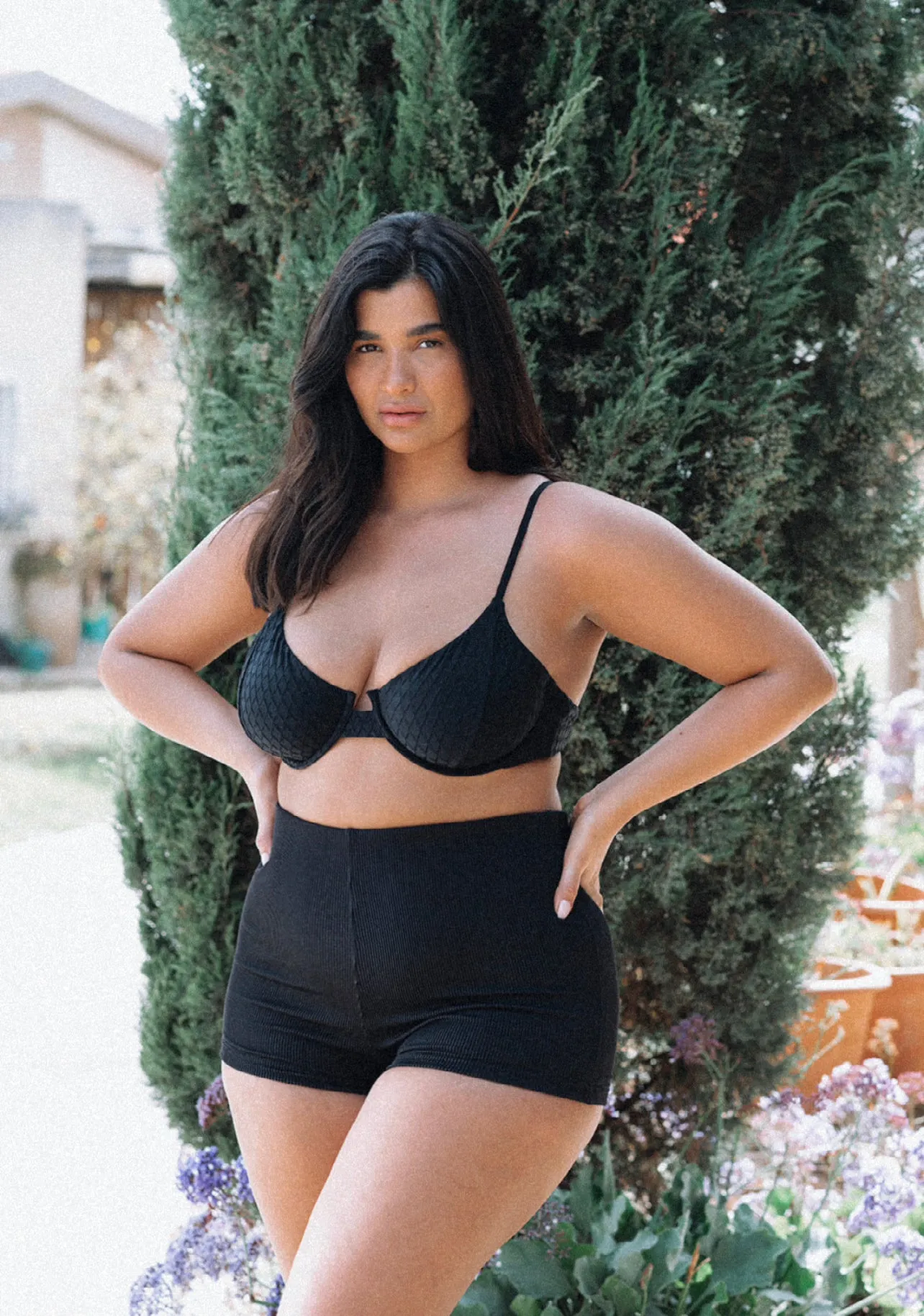 Ram Sahara Top Black Texture