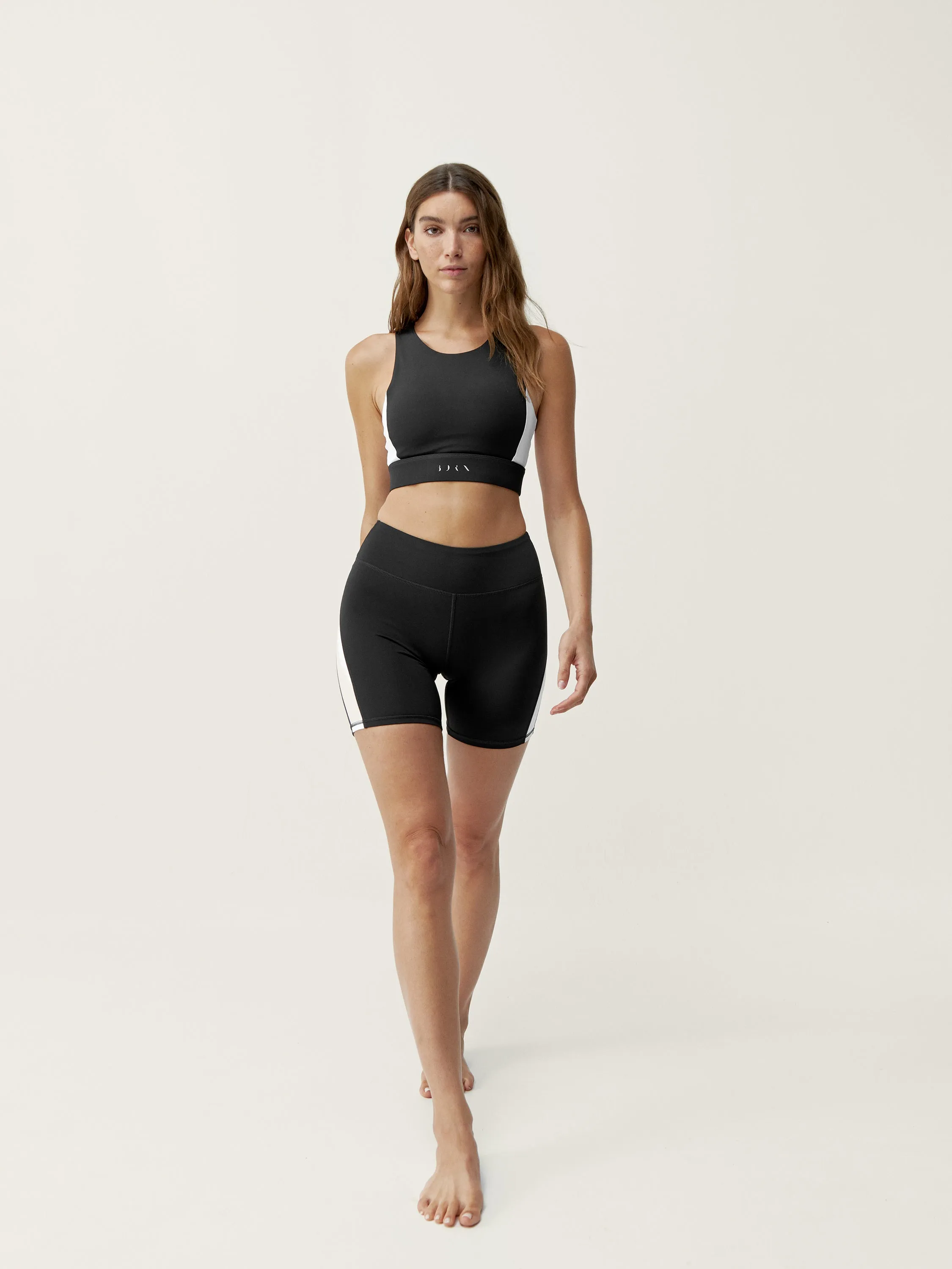 Short Latika Black/White