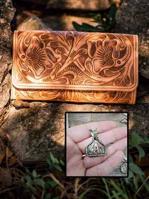 Small Cowtag   Trifold Golden Tan
