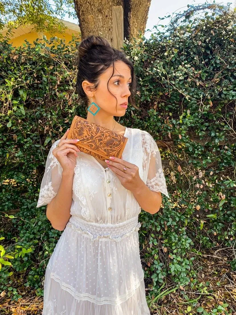 Small Cowtag   Trifold Golden Tan