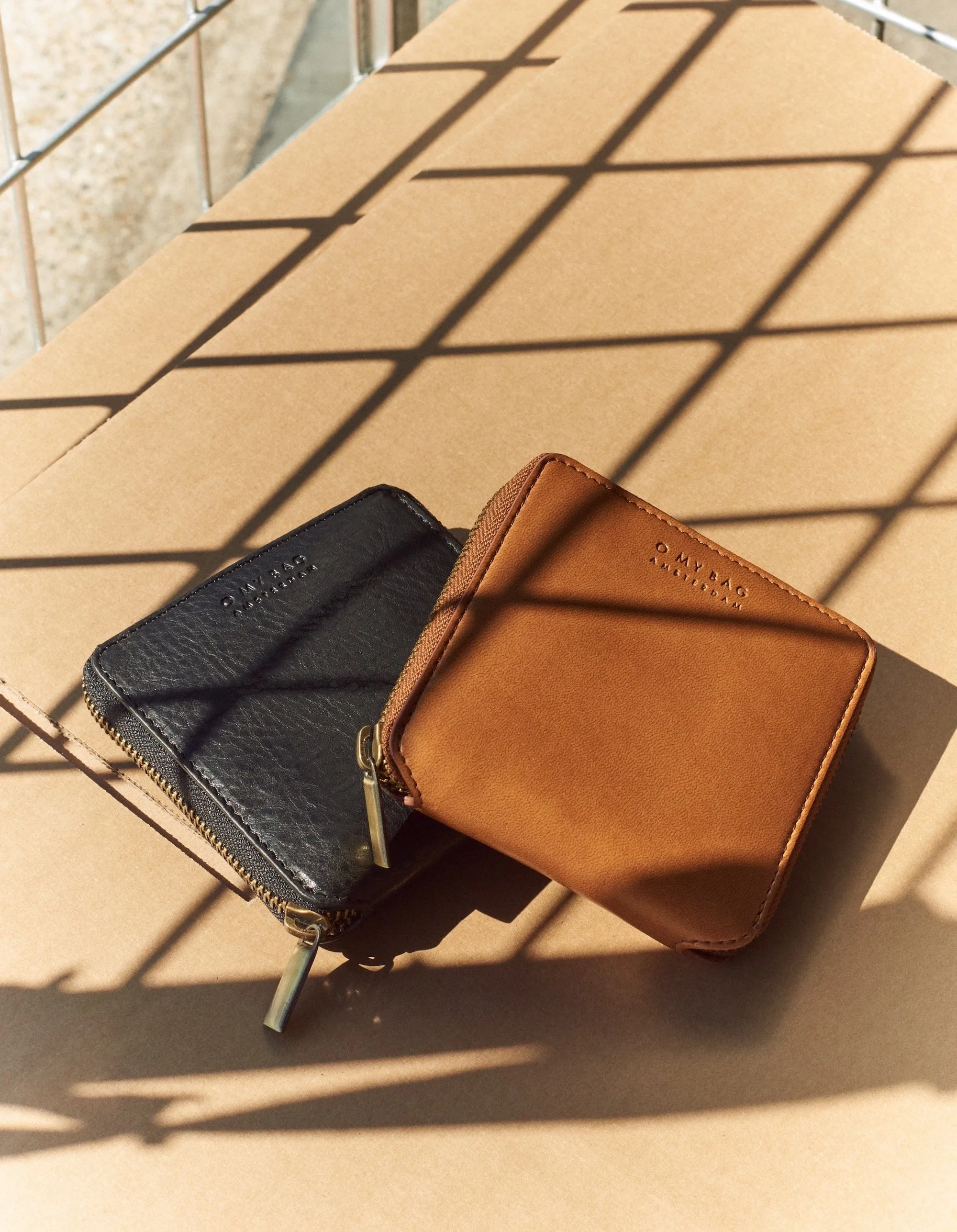 Sonny Apple Leather Square Wallet | Cognac