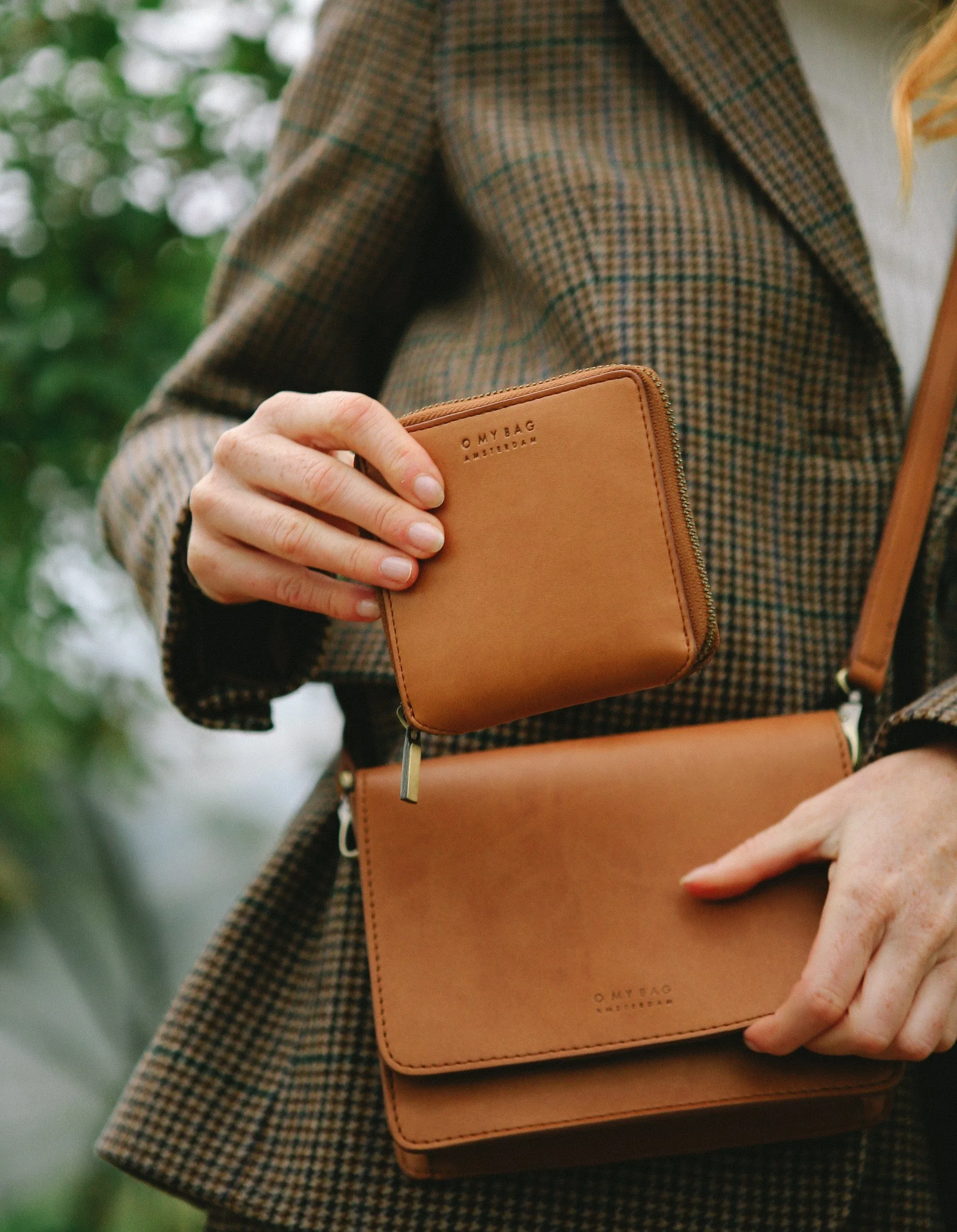 Sonny Apple Leather Square Wallet | Cognac