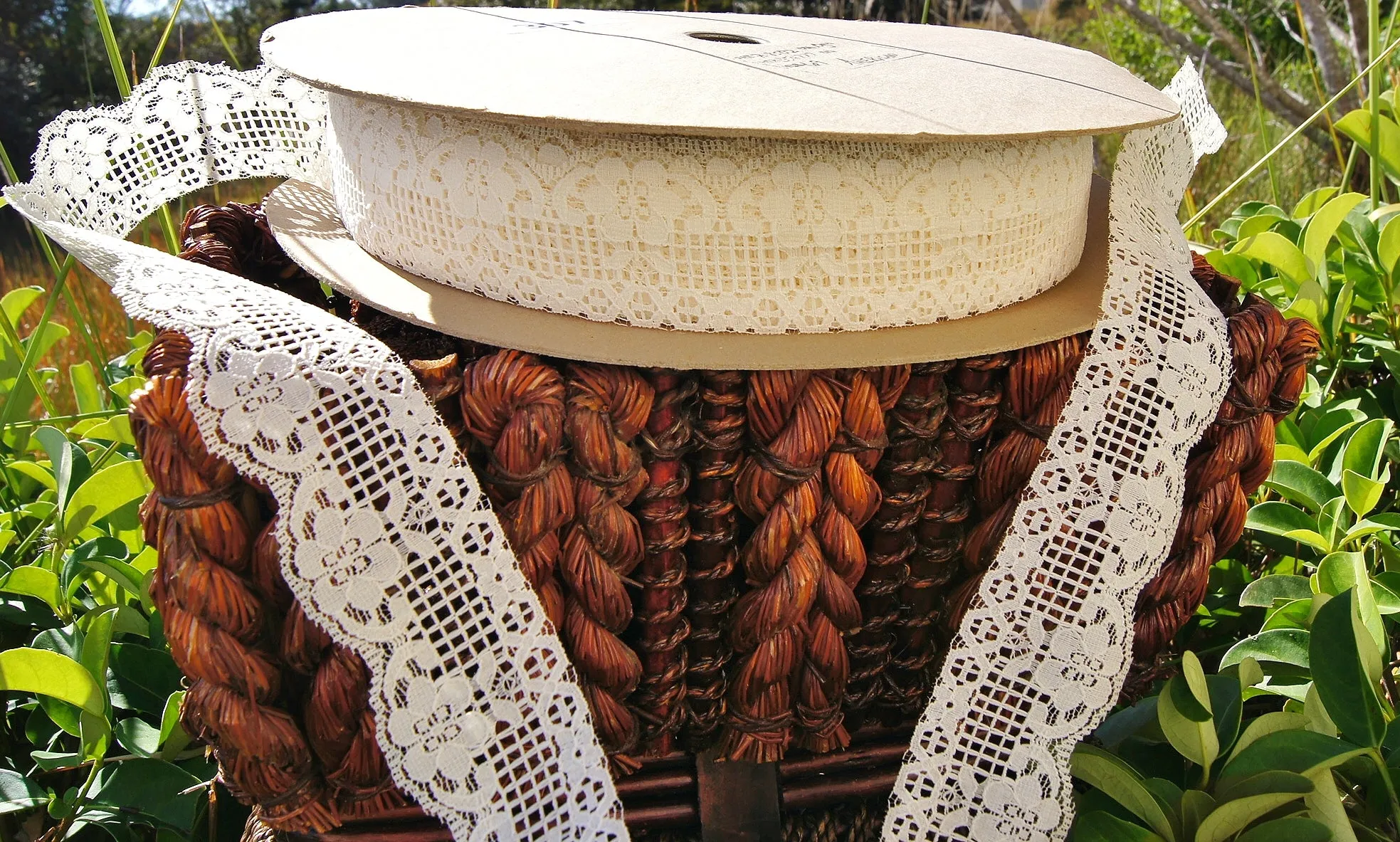 Stiff Vintage Floral Filet Style Lace Trim 2" wide