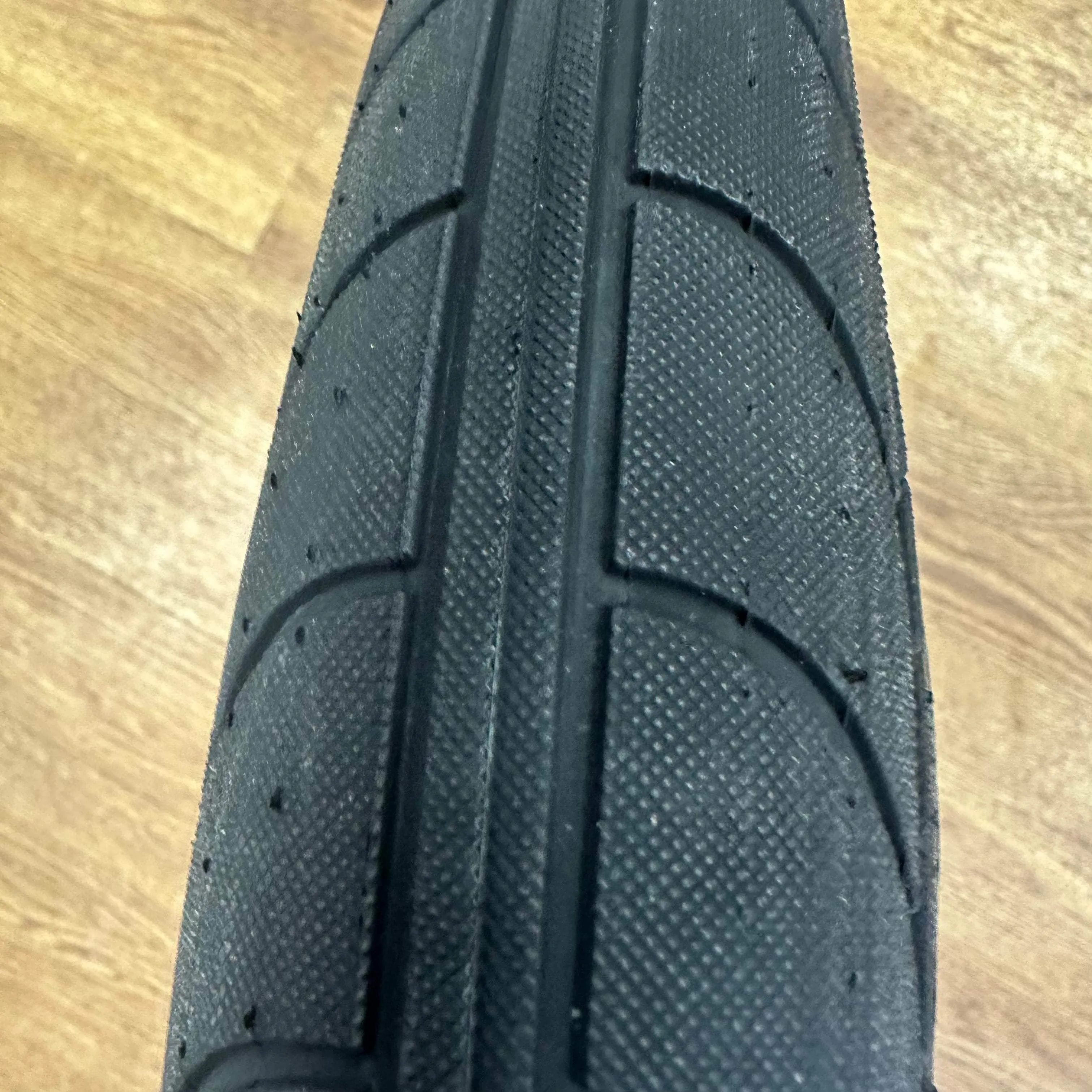 Stranger Ballast Tyre Black