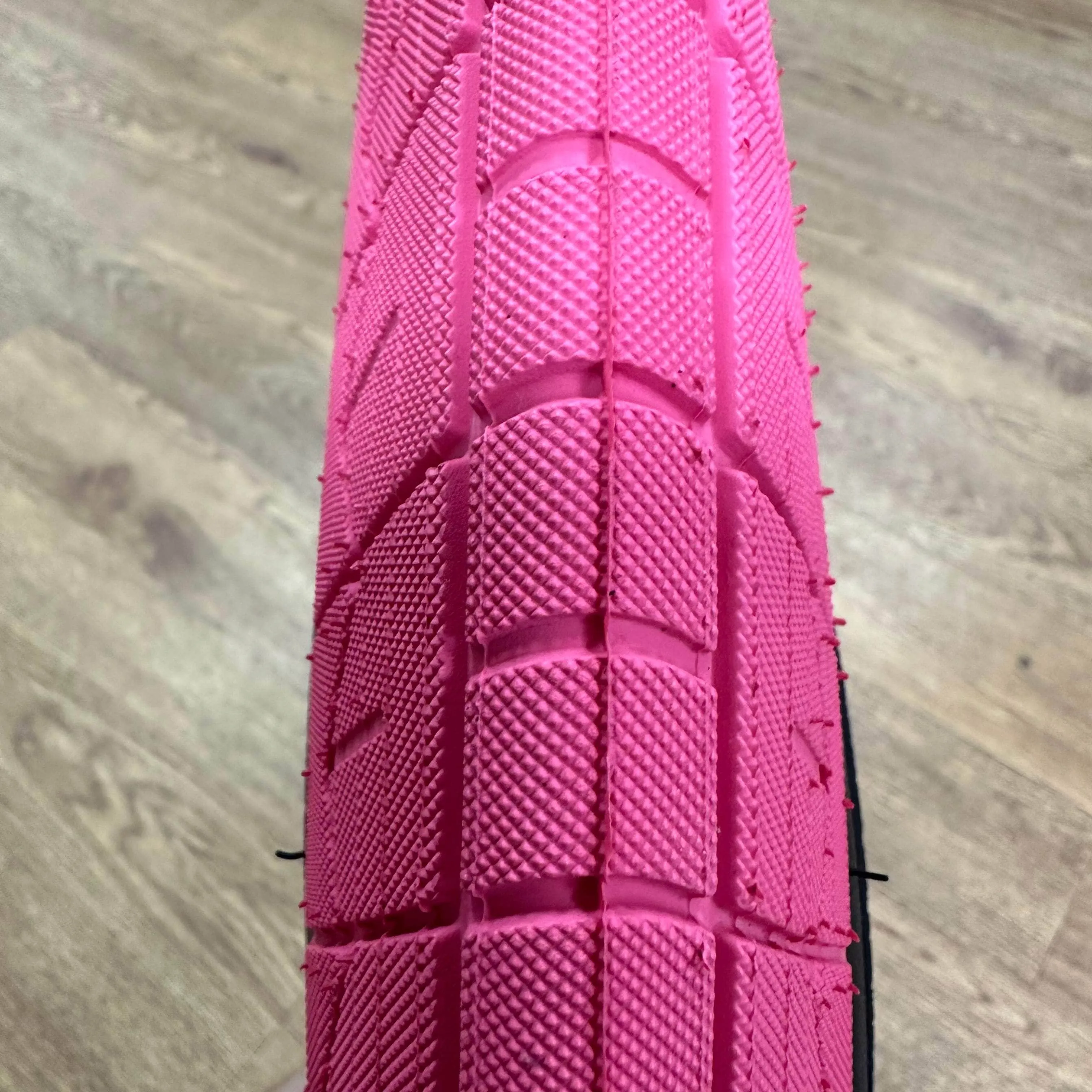 Sunday Current V2 Tyre