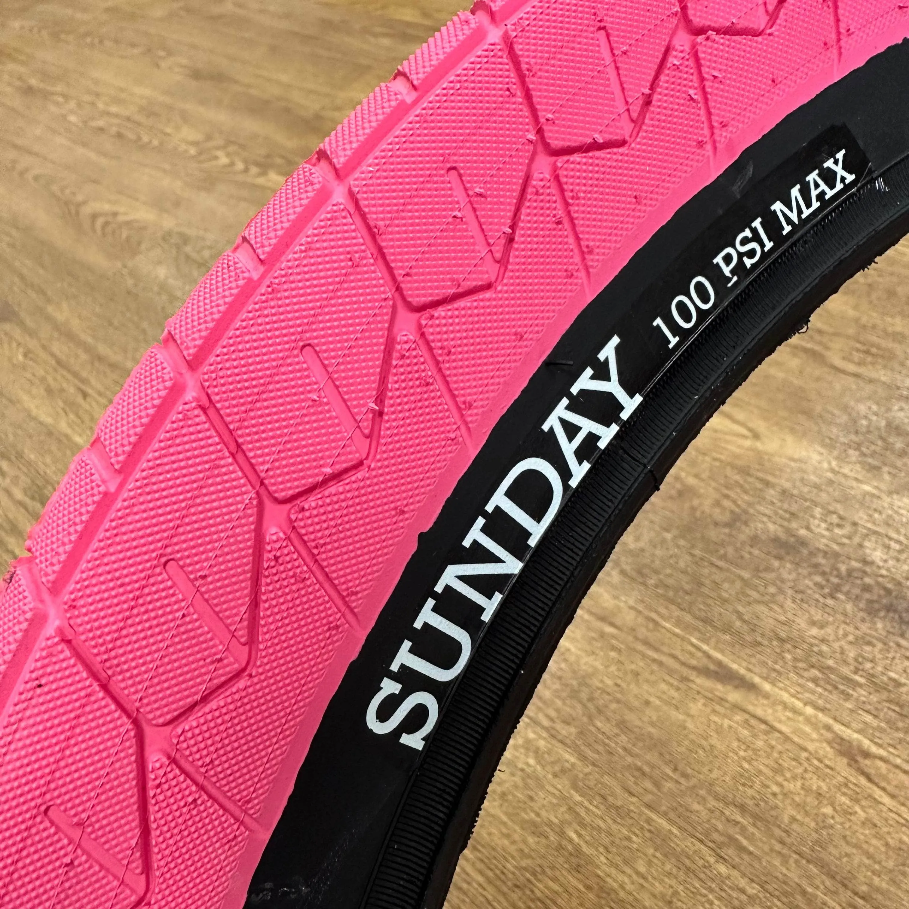 Sunday Current V2 Tyre