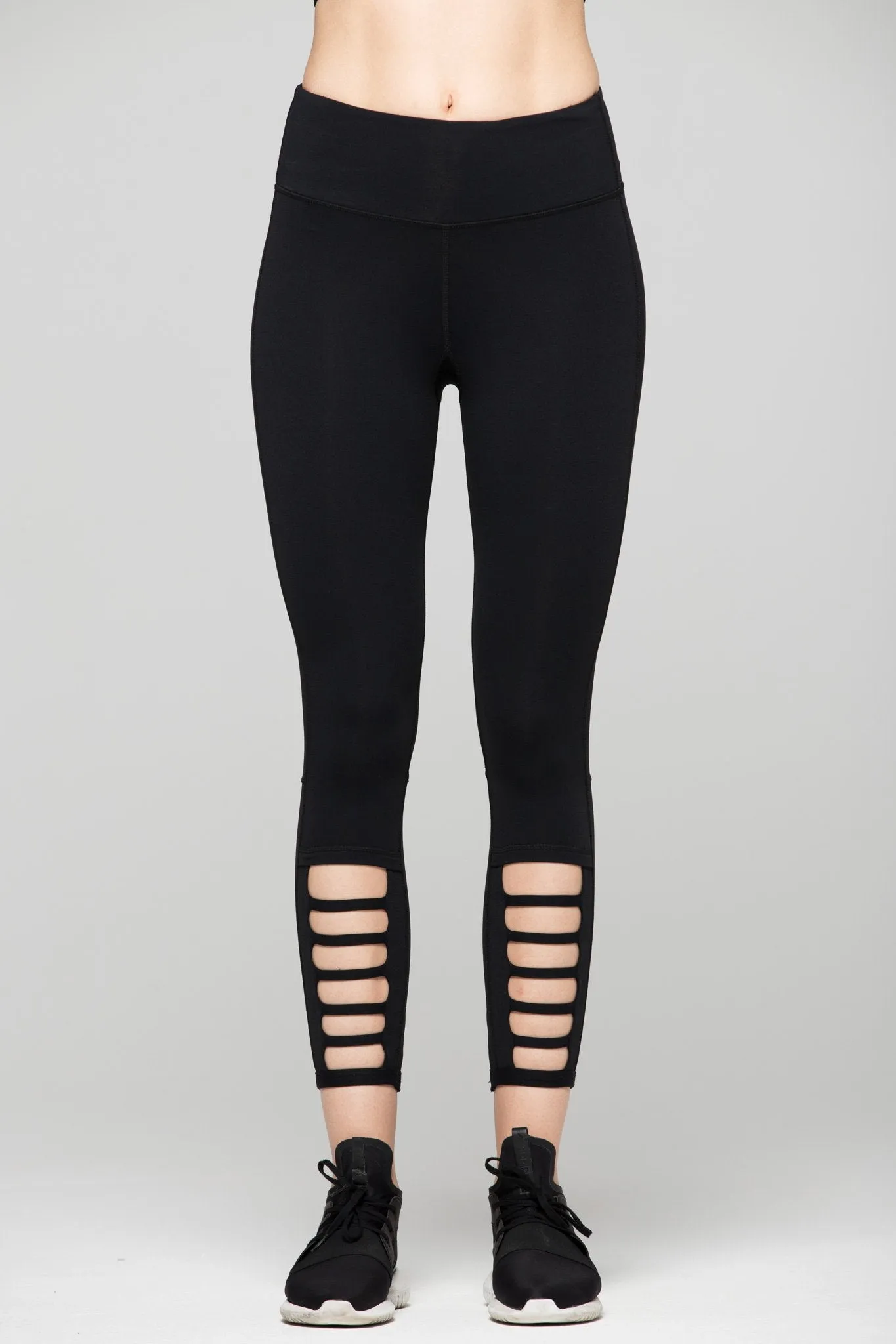 SURFACE ANKLE CROPS, BLACK