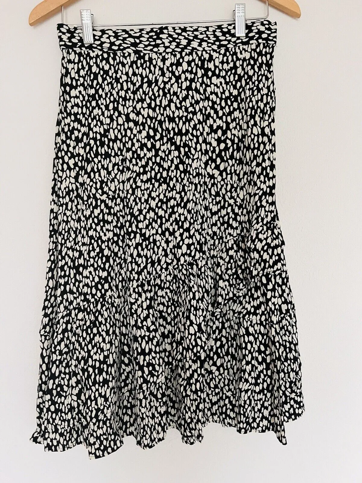 TALBOTS Black/White Spotted Print Ruffle Tiered Skirt Sz M Causal Midi