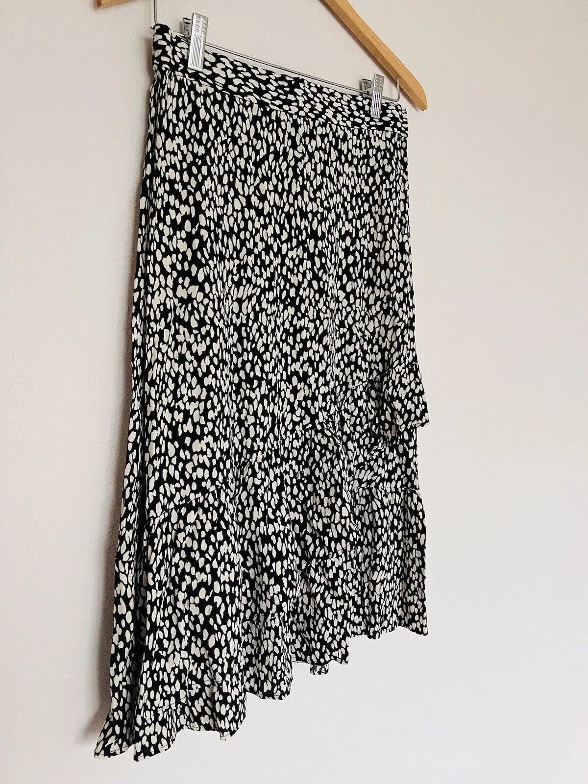 TALBOTS Black/White Spotted Print Ruffle Tiered Skirt Sz M Causal Midi