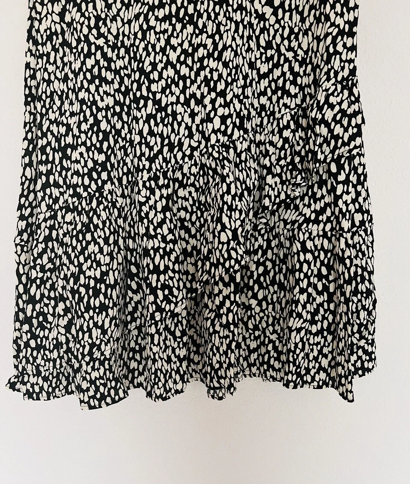 TALBOTS Black/White Spotted Print Ruffle Tiered Skirt Sz M Causal Midi