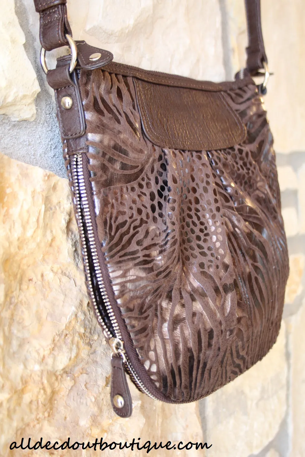 Treska | Zebra Messenger Brown