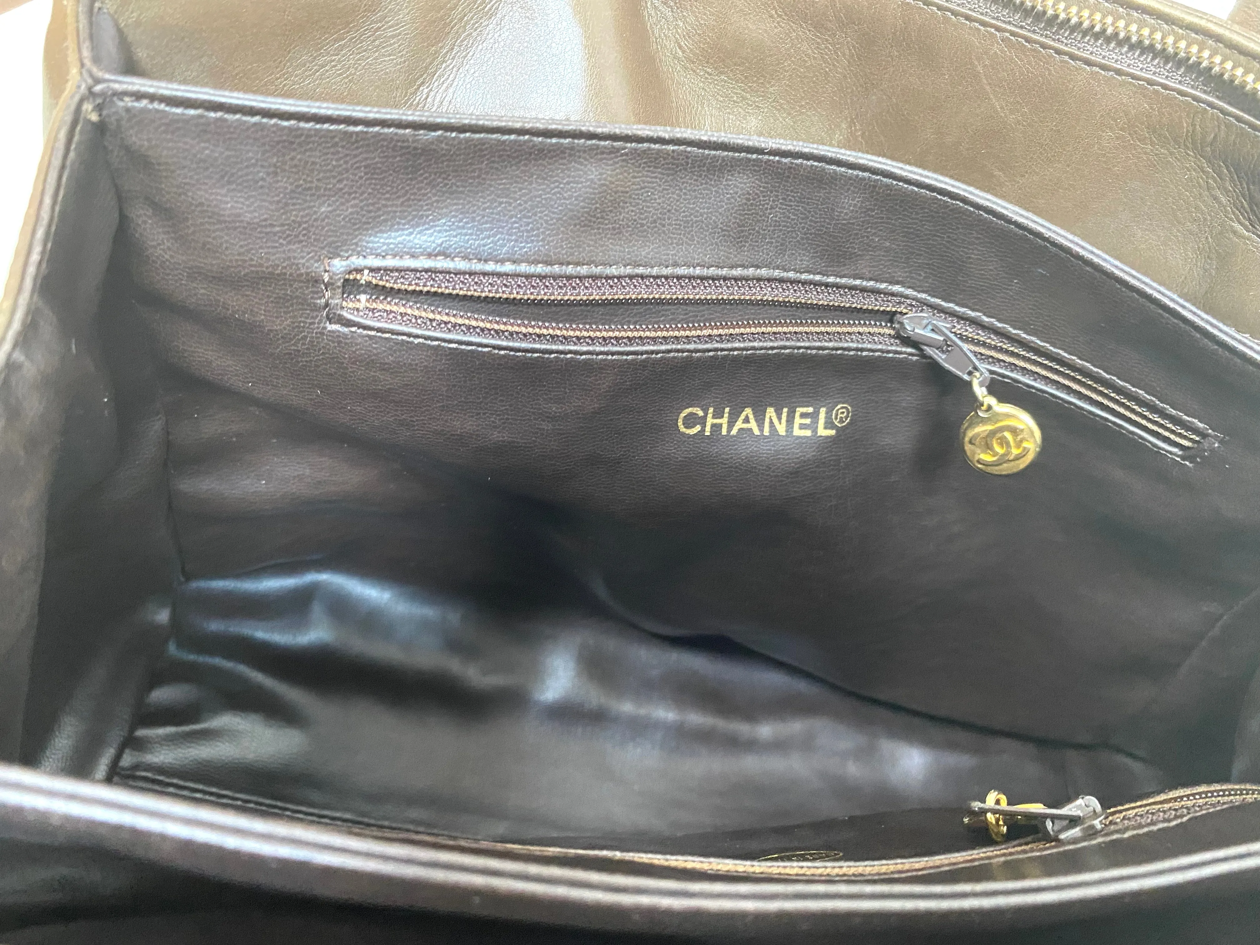 Vintage CHANEL brown lambskin matelasse tote bag, handbag golden large CC charm. Classic purse for daily use. 050630