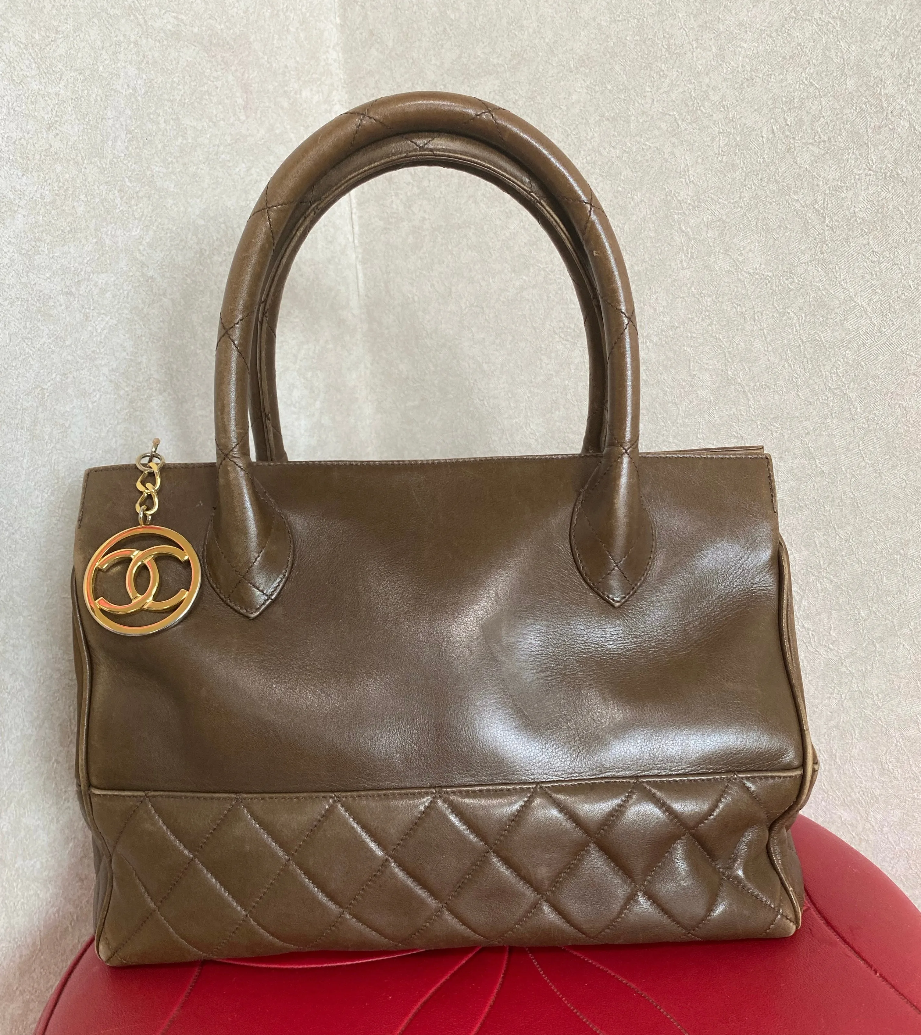 Vintage CHANEL brown lambskin matelasse tote bag, handbag golden large CC charm. Classic purse for daily use. 050630