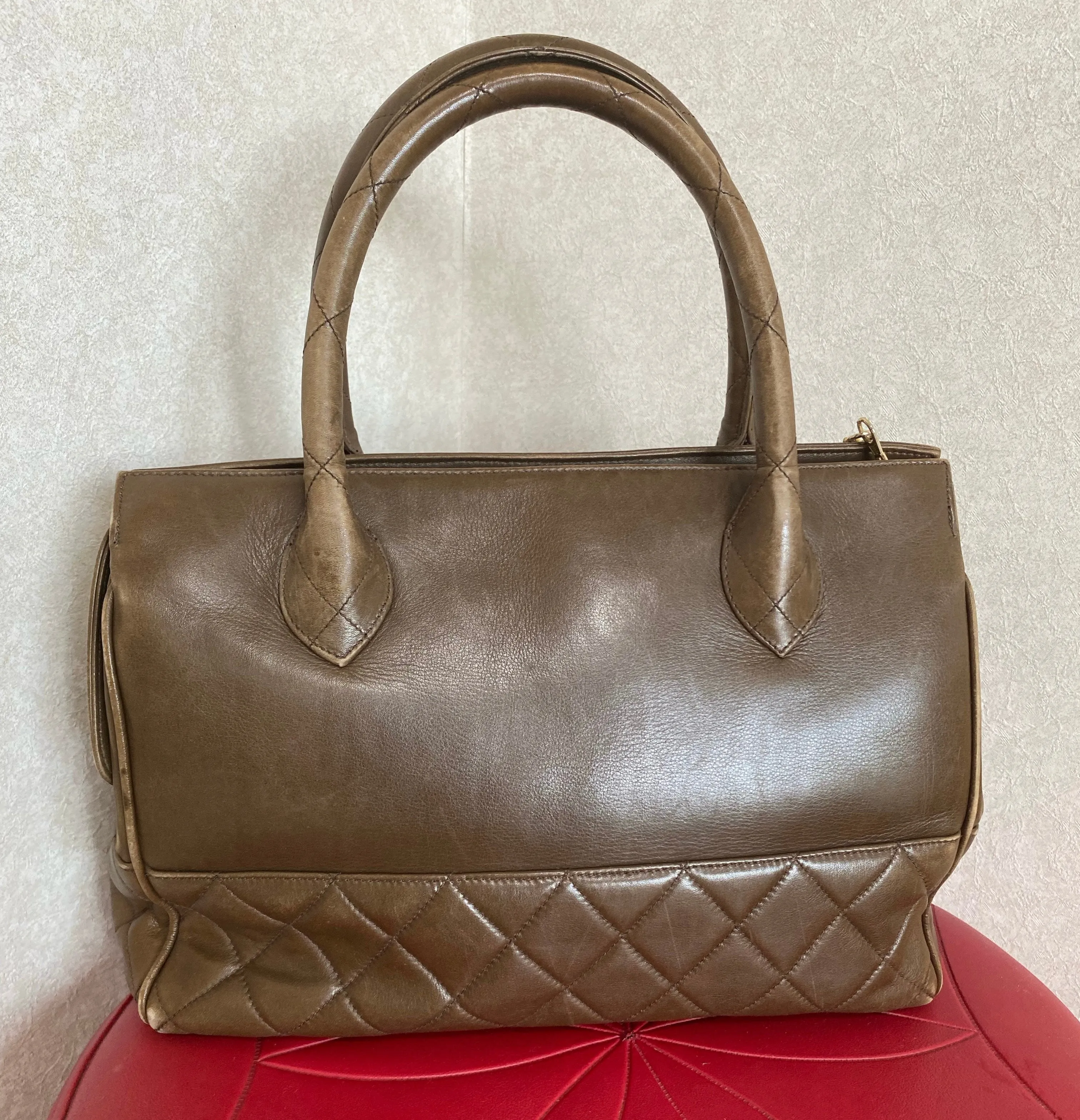 Vintage CHANEL brown lambskin matelasse tote bag, handbag golden large CC charm. Classic purse for daily use. 050630