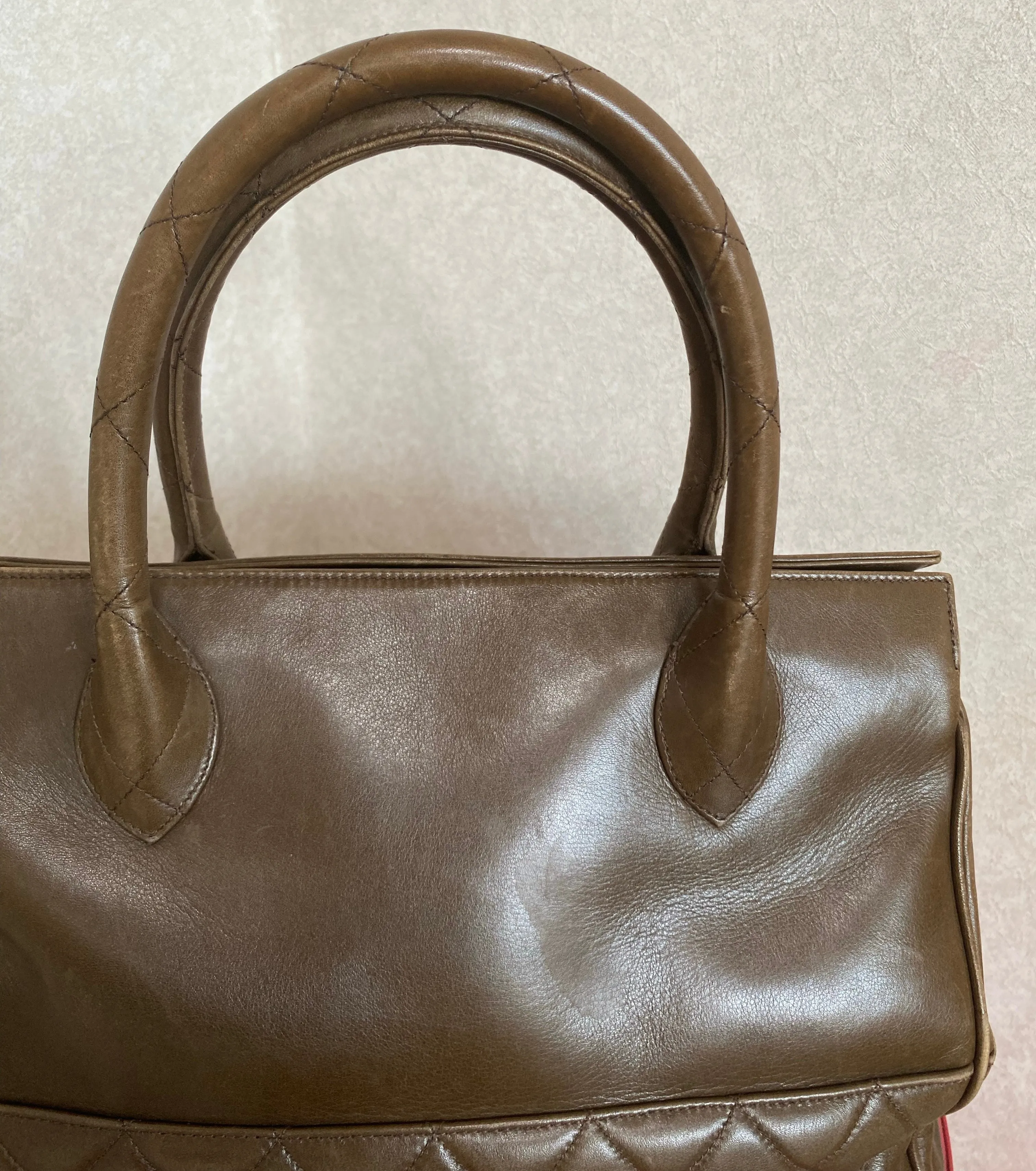 Vintage CHANEL brown lambskin matelasse tote bag, handbag golden large CC charm. Classic purse for daily use. 050630