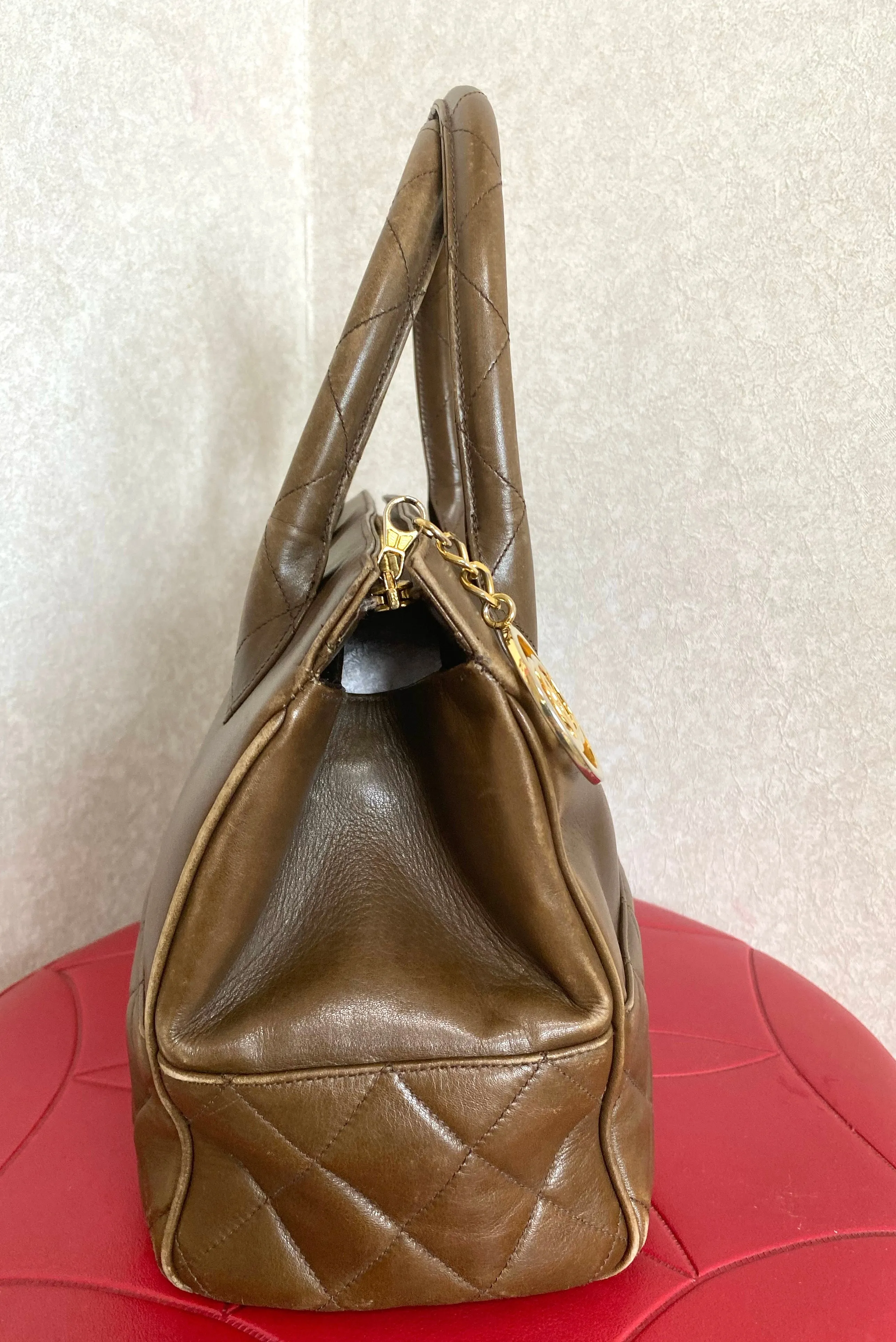 Vintage CHANEL brown lambskin matelasse tote bag, handbag golden large CC charm. Classic purse for daily use. 050630